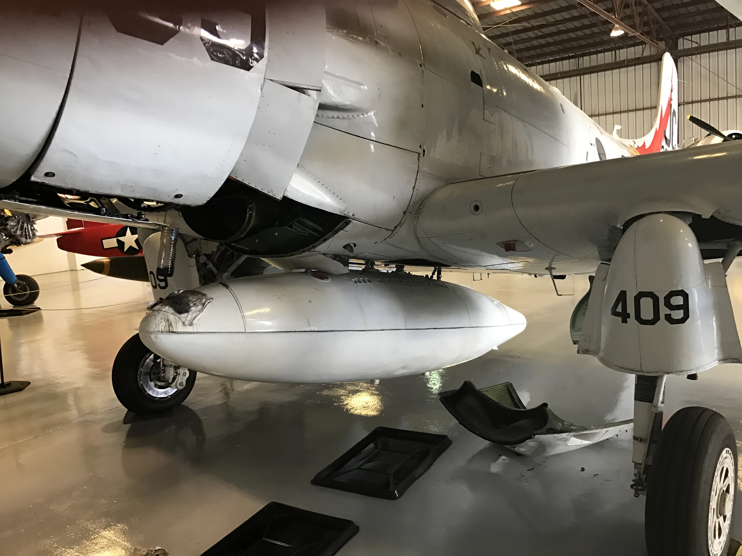 Douglas AD 4NA Skyraider