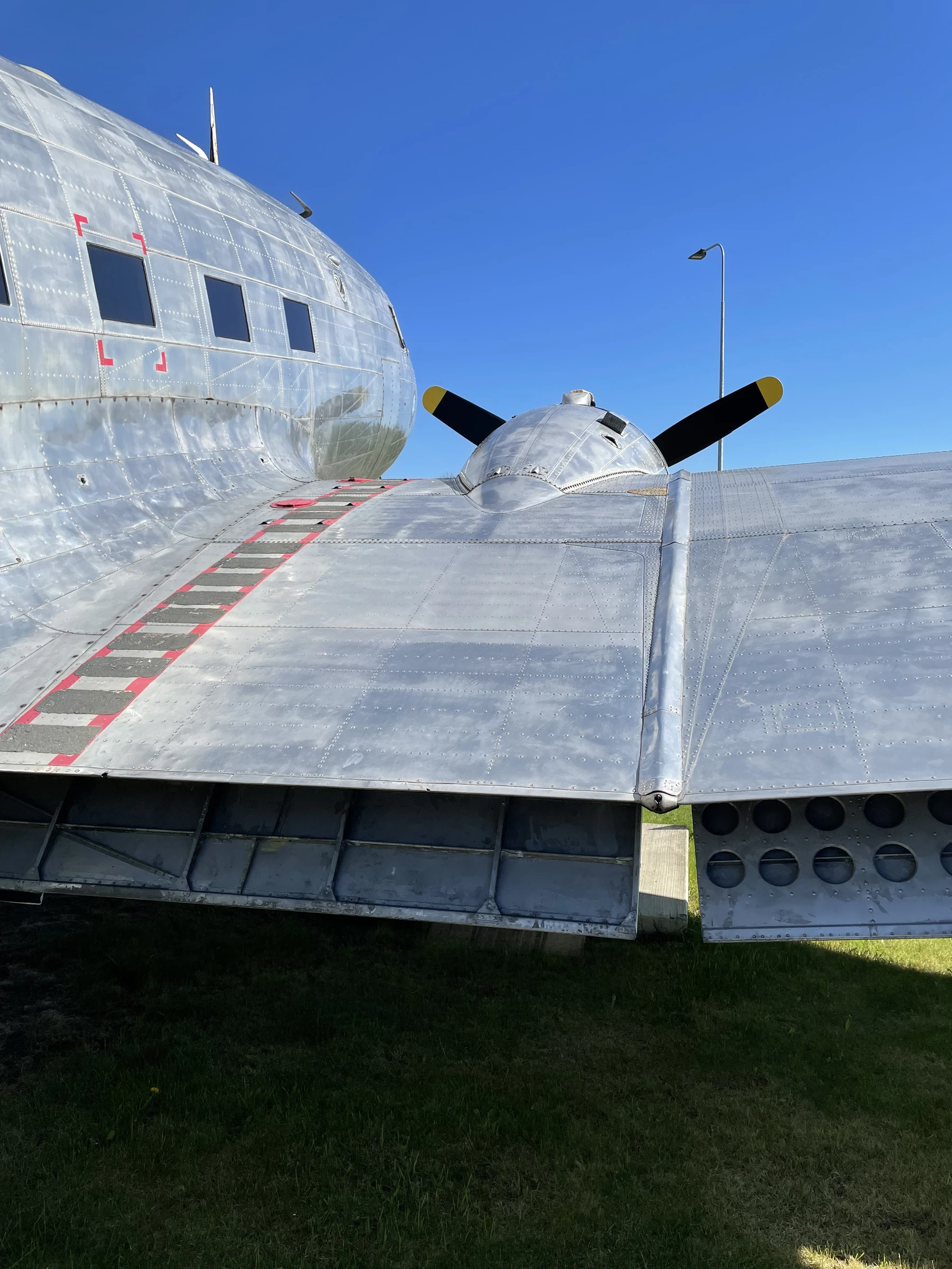 Douglas C 47A Skytrain (Tp 79)