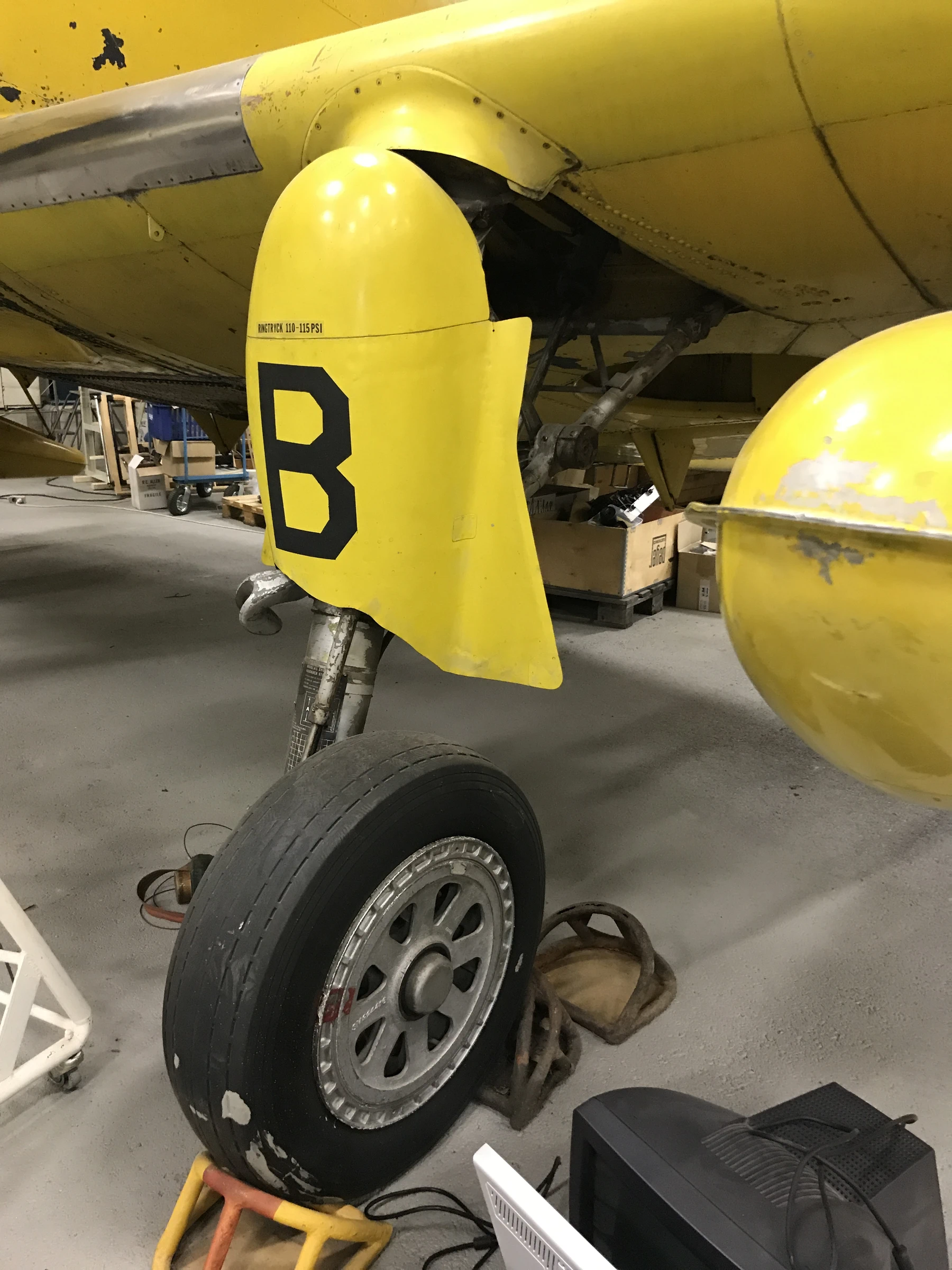 Douglas Skyraider AD 4 W