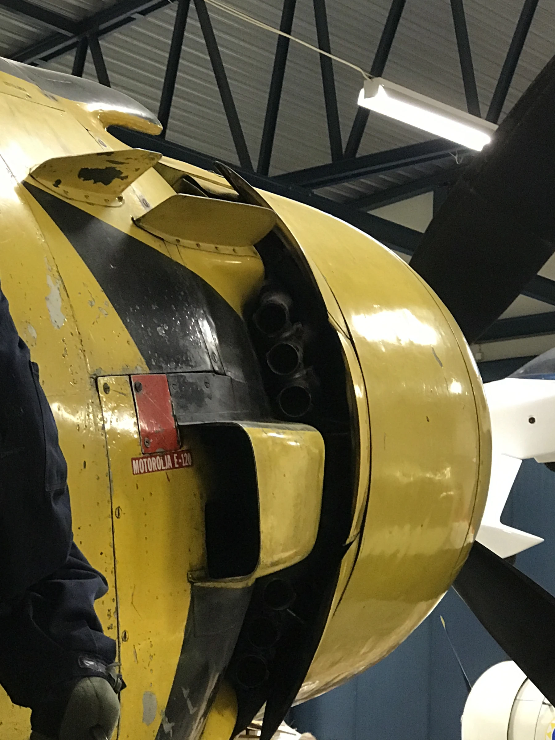 Douglas Skyraider AD 4 W