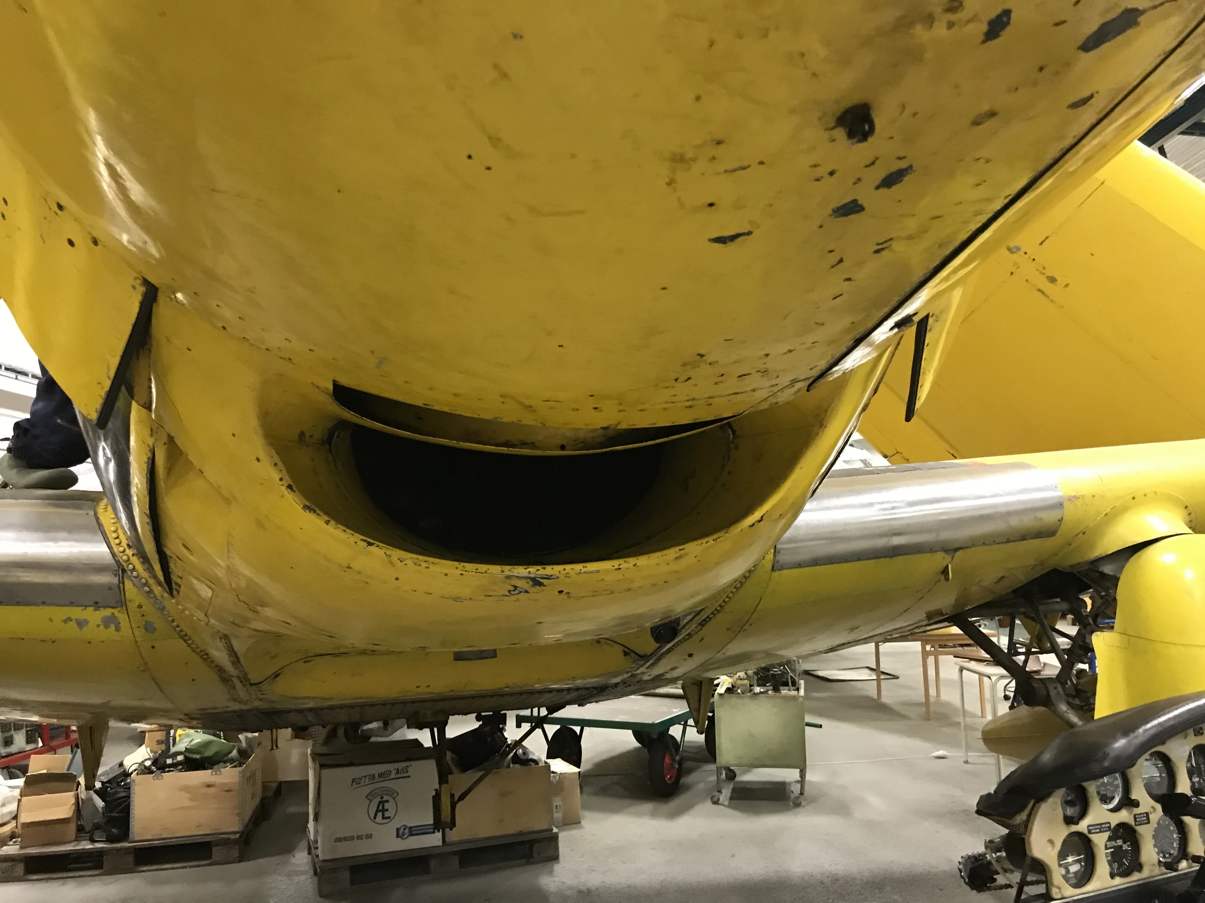 Douglas Skyraider AD 4 W