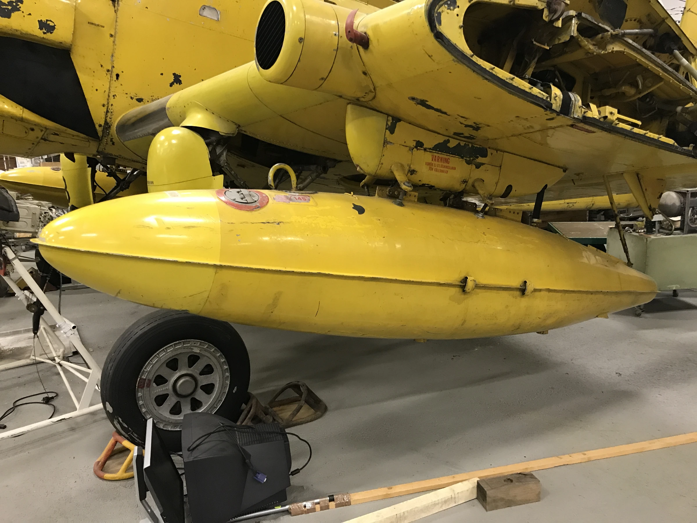 Douglas Skyraider AD 4 W