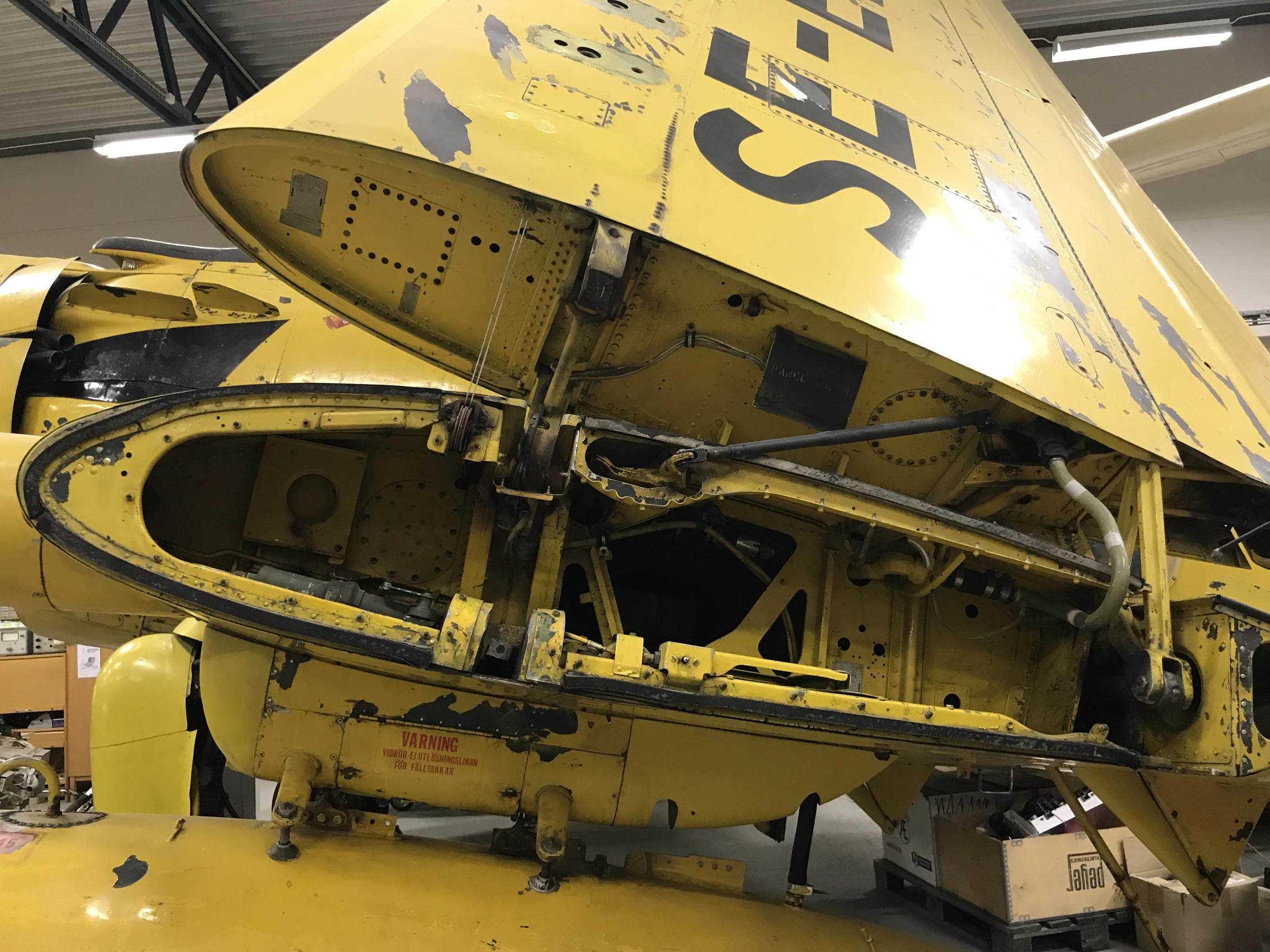 Douglas Skyraider AD 4 W