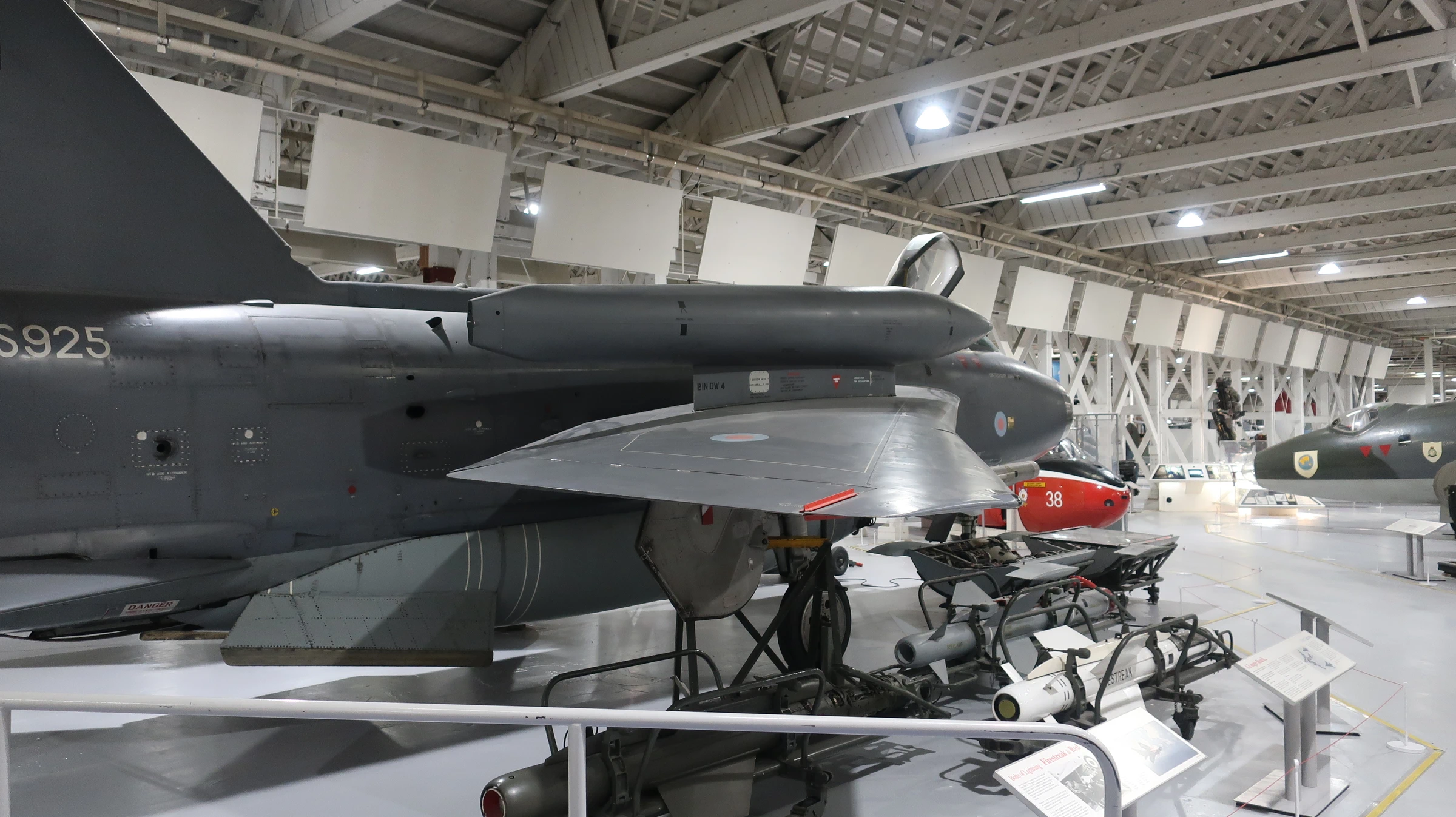 English Electric Lightning F.6
