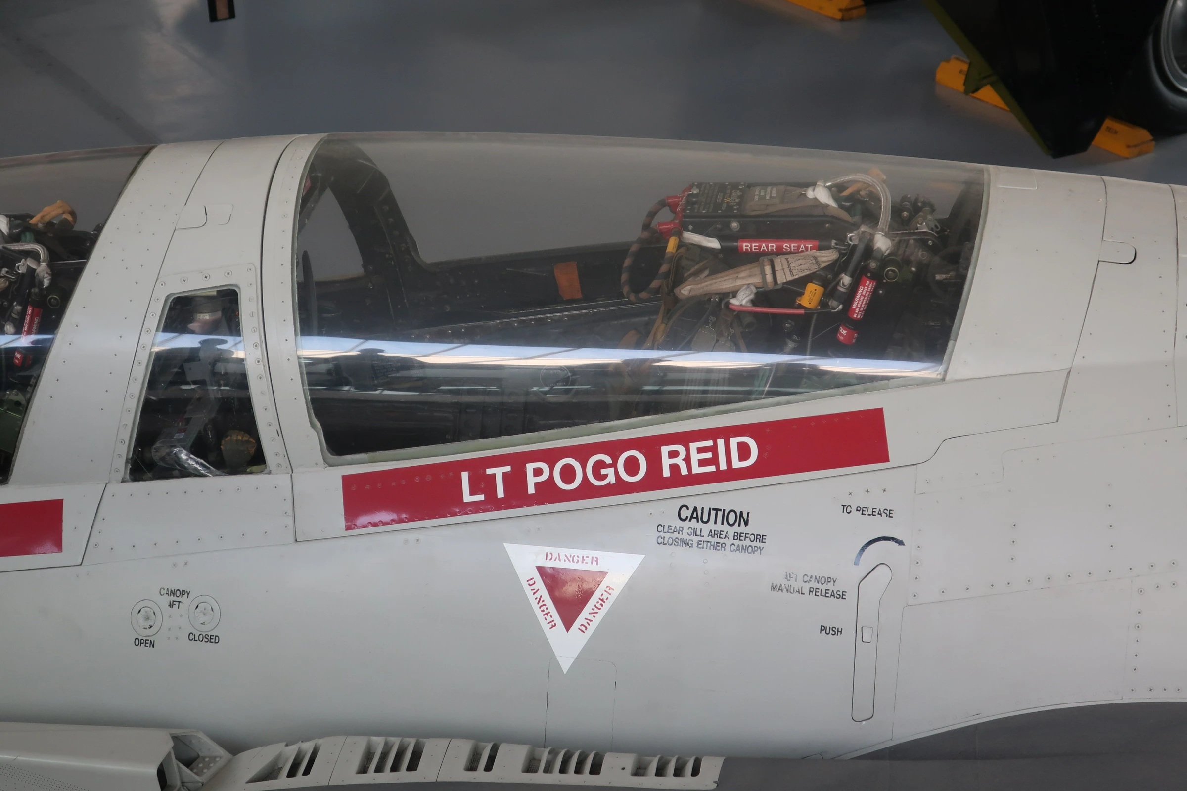 McDonnell Douglas F 4J Phantom II