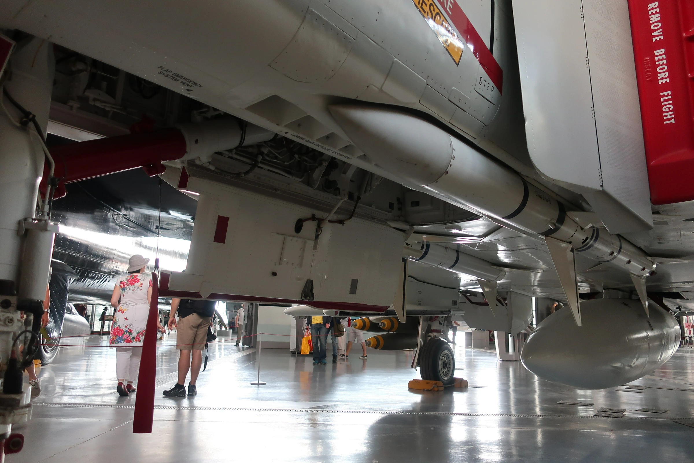 McDonnell Douglas F 4J Phantom II