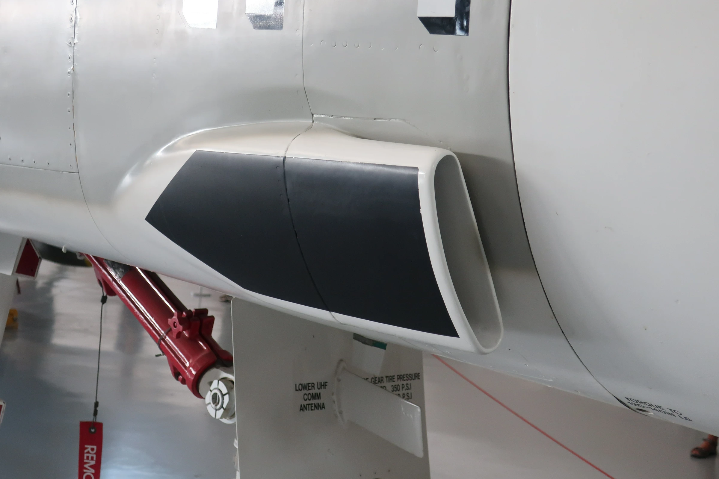 McDonnell Douglas F 4J Phantom II