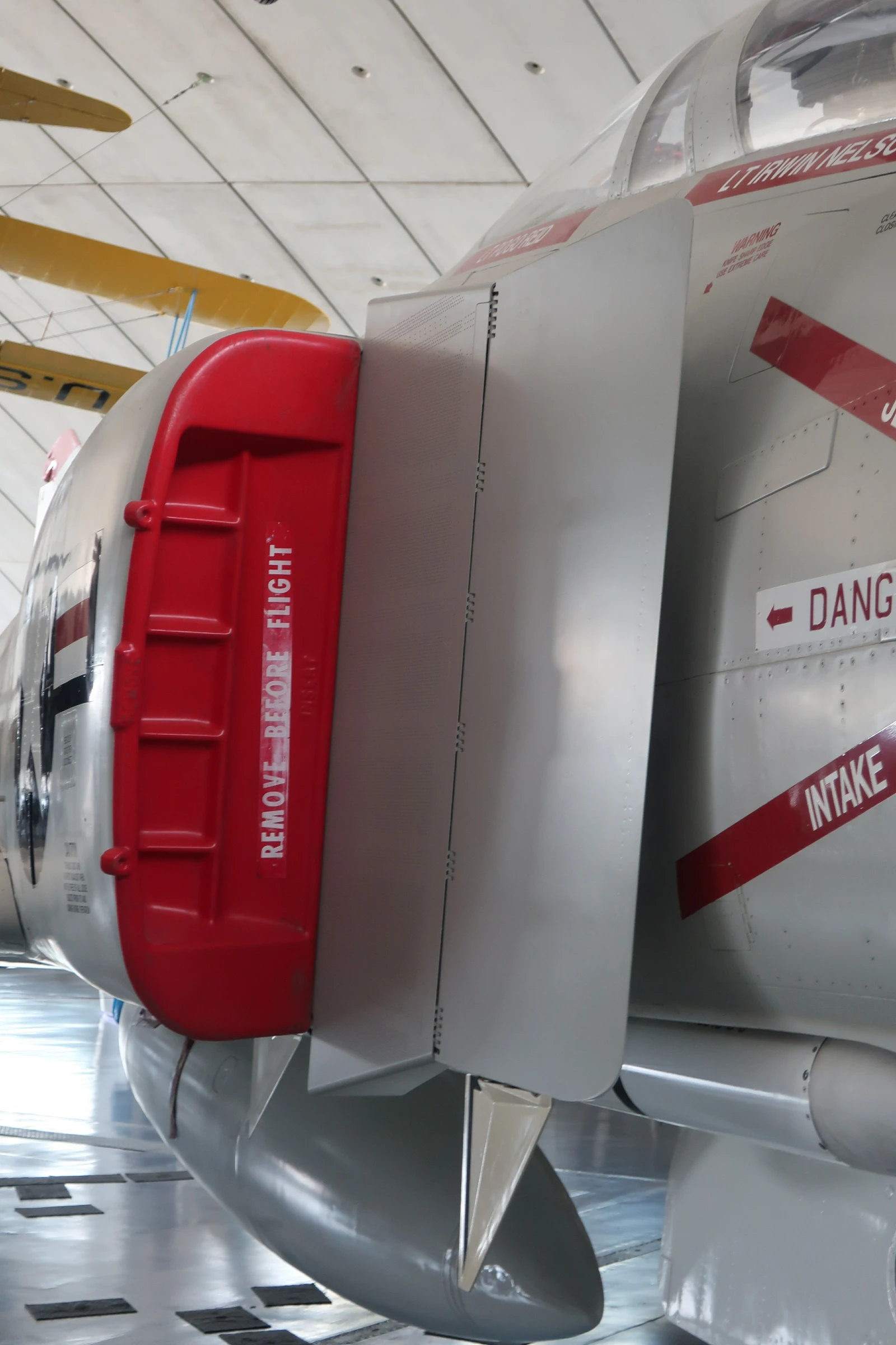 McDonnell Douglas F 4J Phantom II