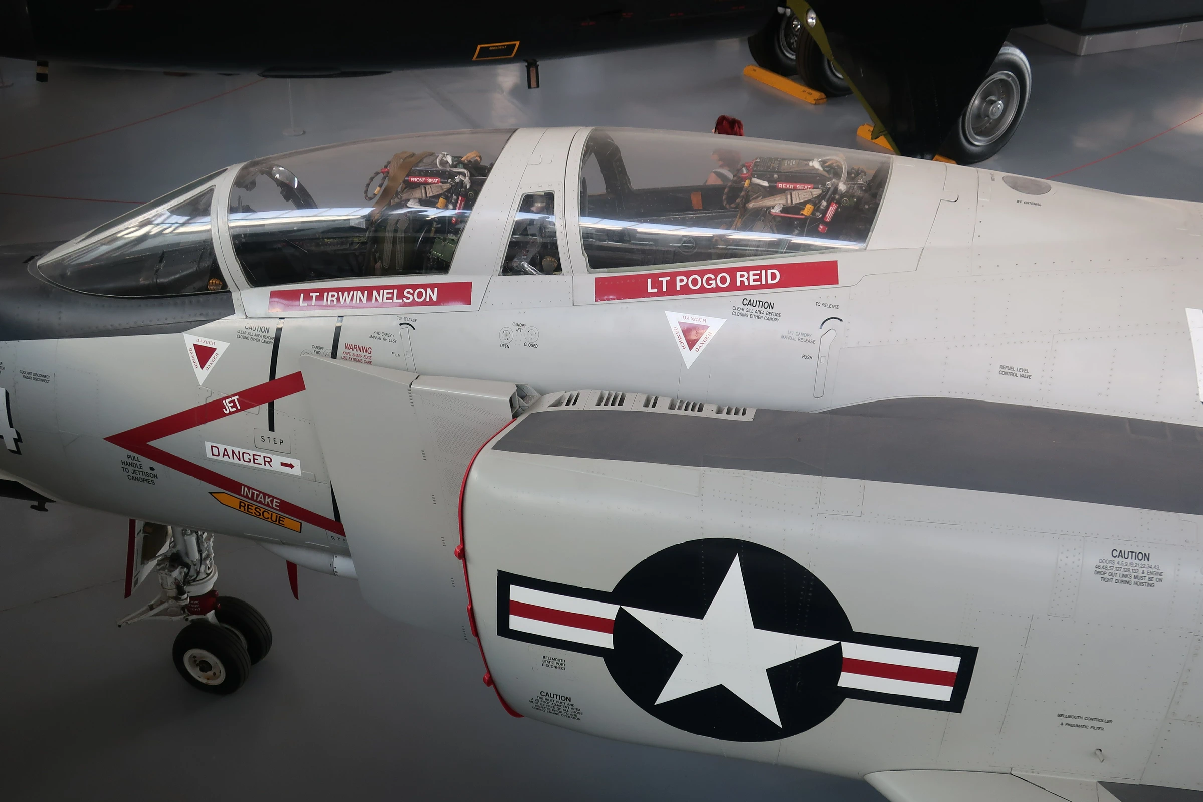 McDonnell Douglas F 4J Phantom II