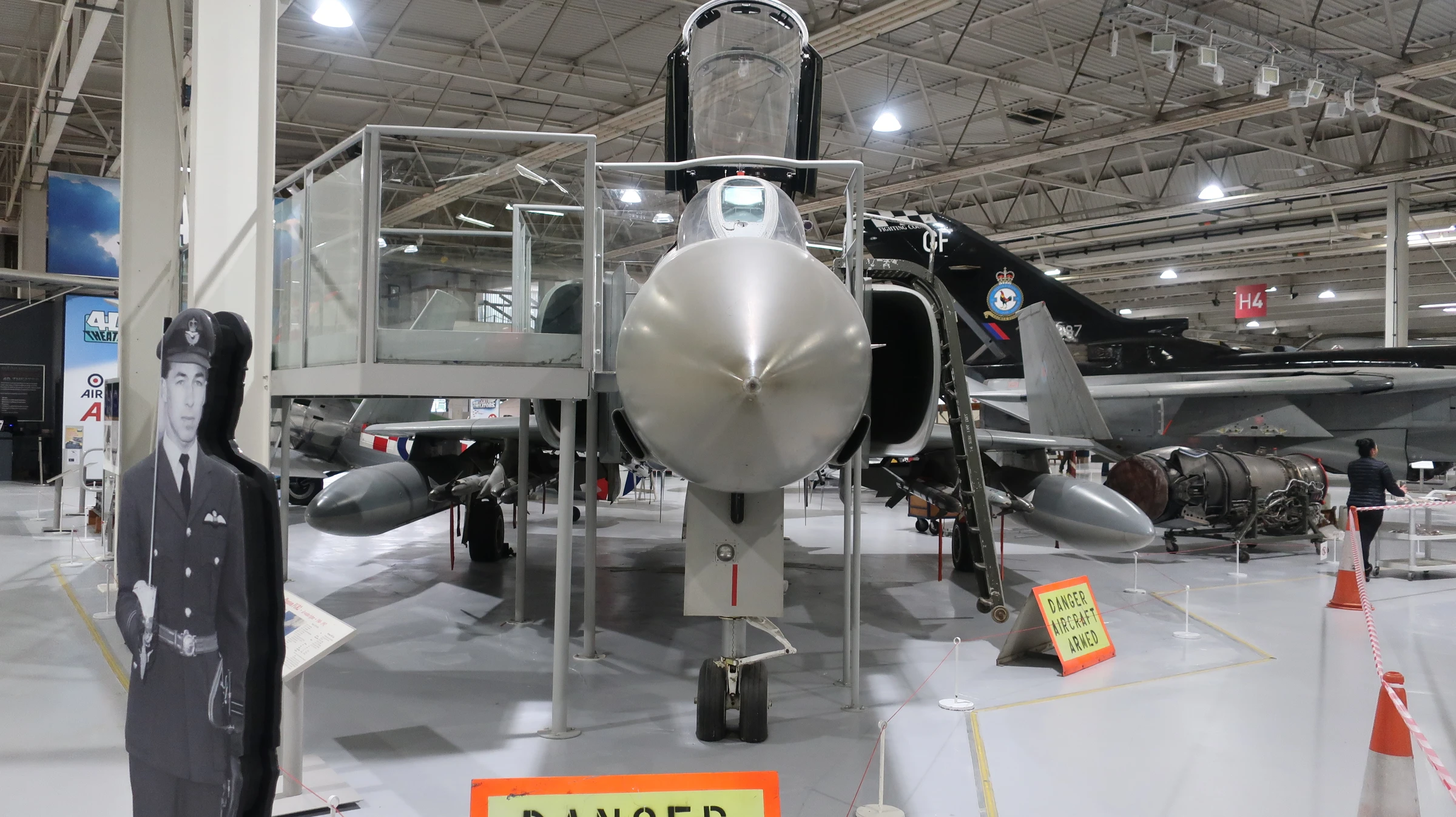 McDonnell Douglas Phantom FGR.2 (XV424)