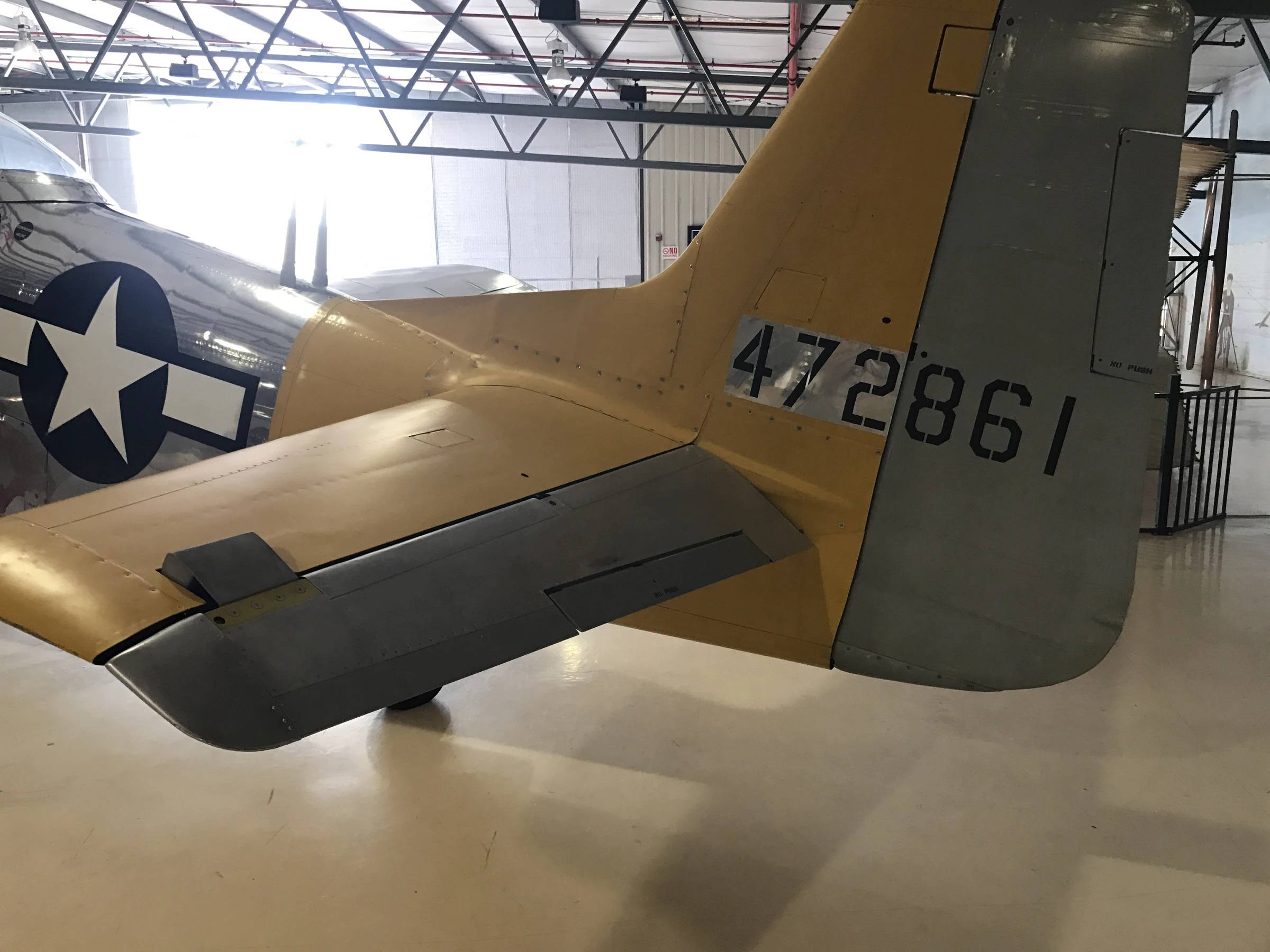 North American P 51D Mustang (124 48335)