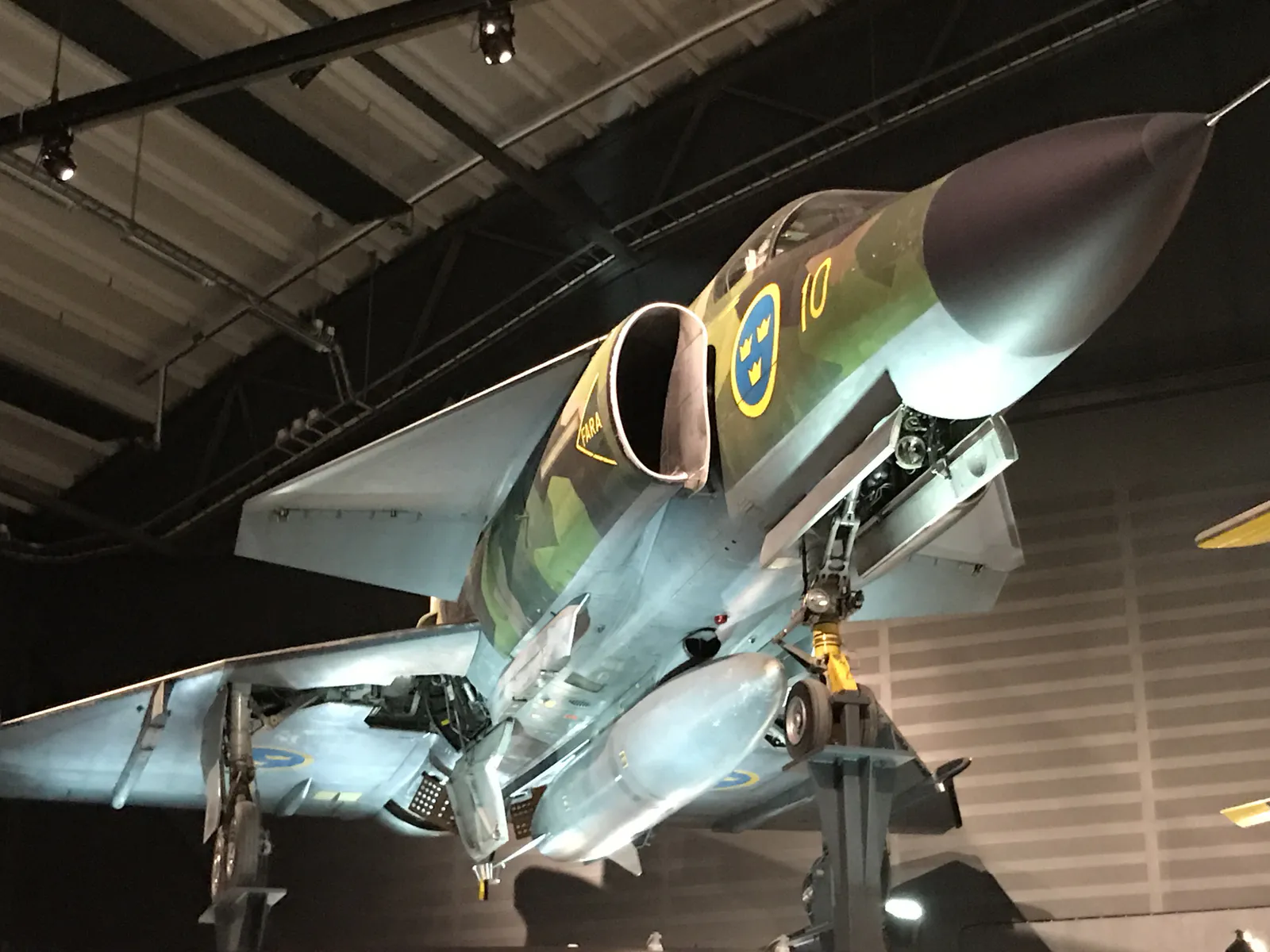 SAAB AJS 37 Viggen Front