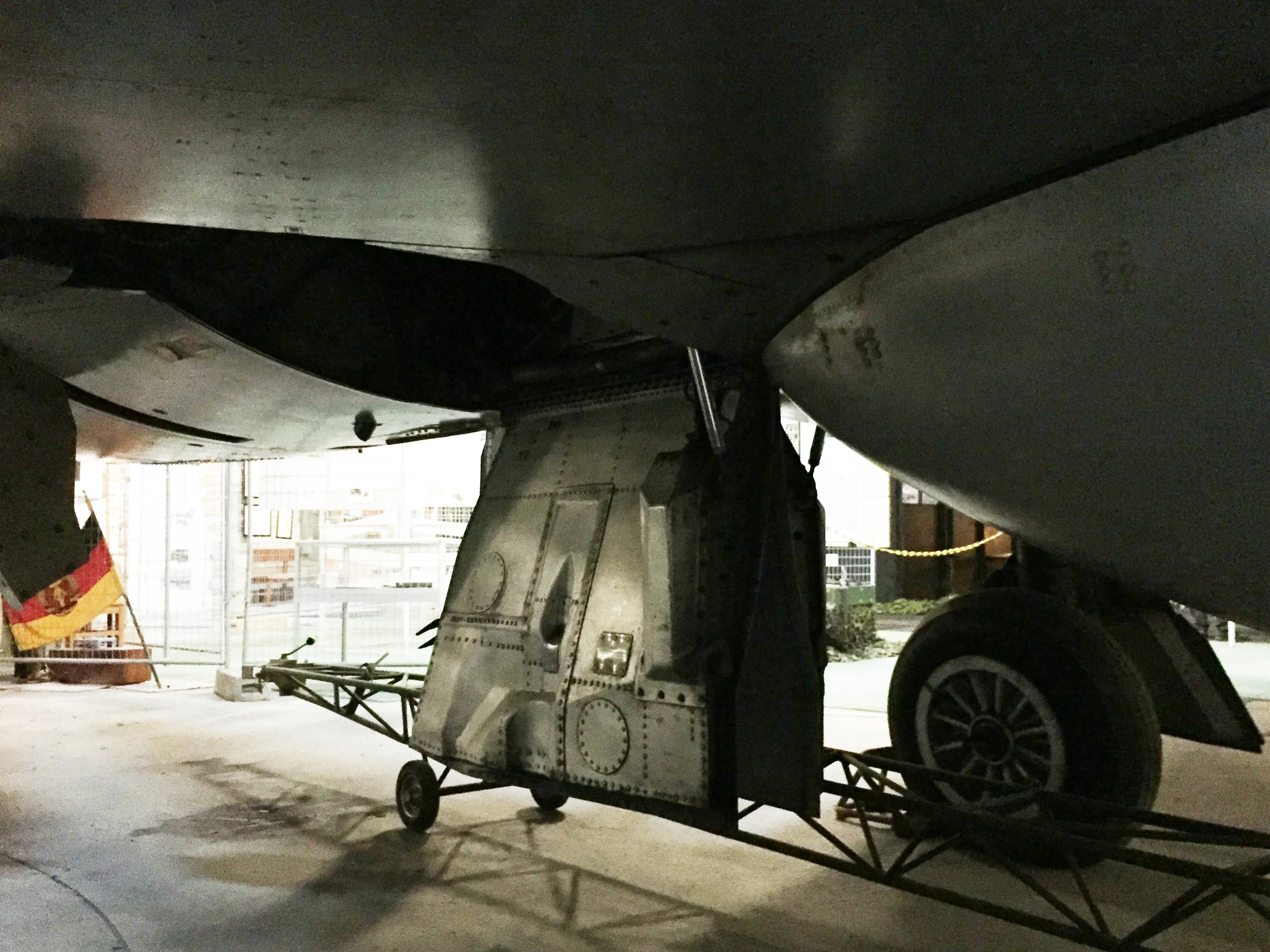 SAAB J32E Lansen Main gear