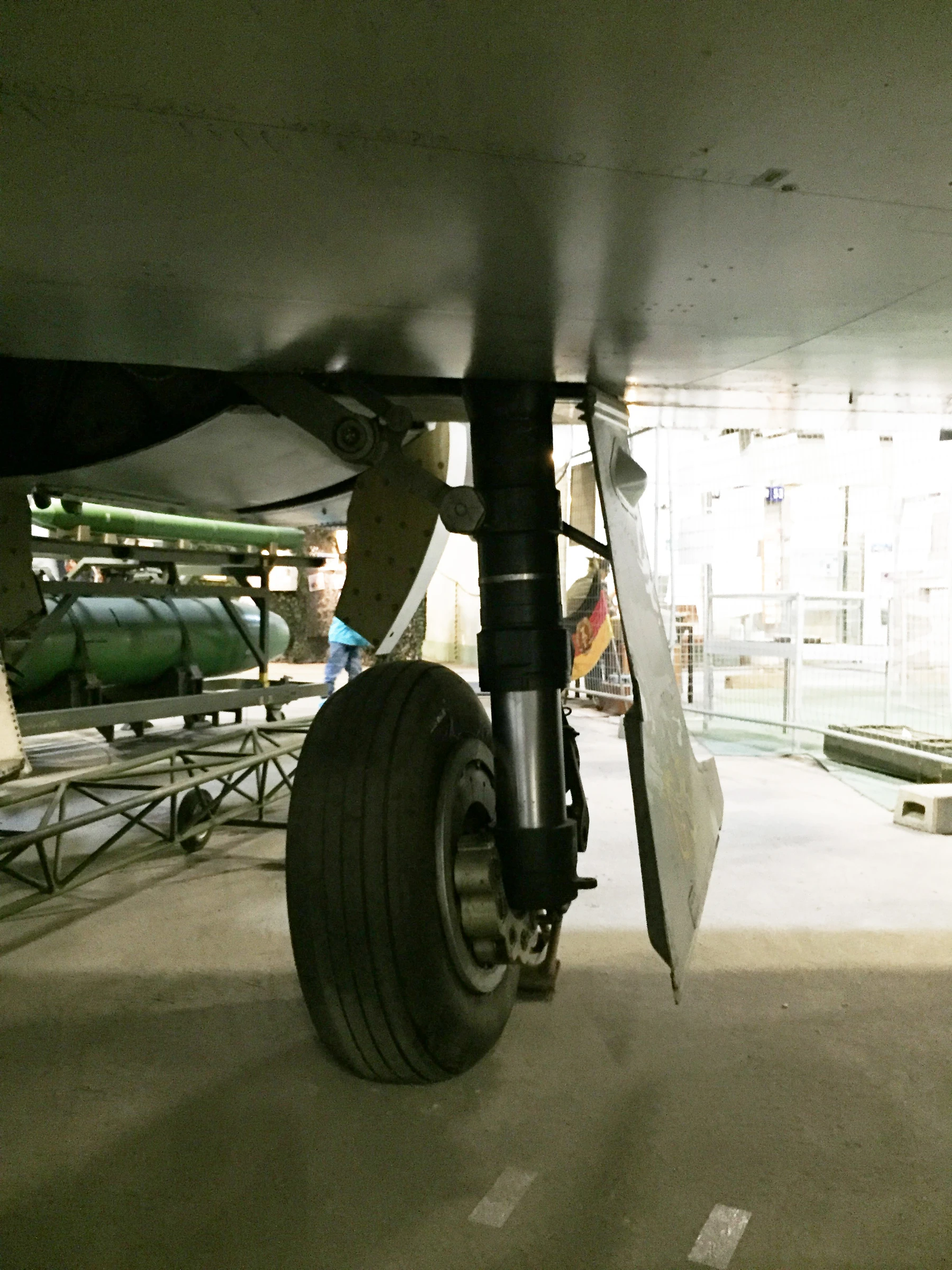 SAAB J32E Lansen Main gear