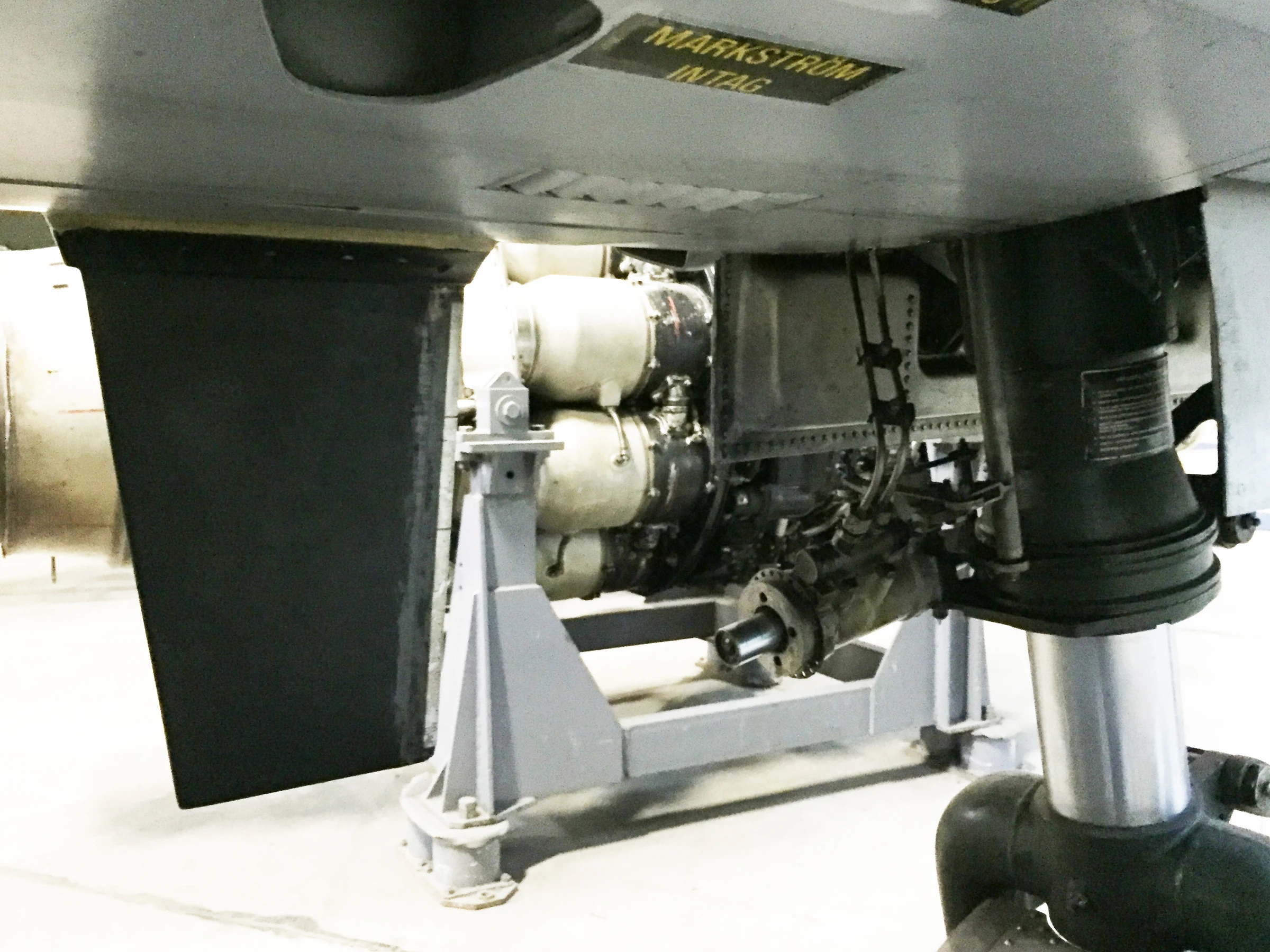 SAAB J32E Lansen Nose gear