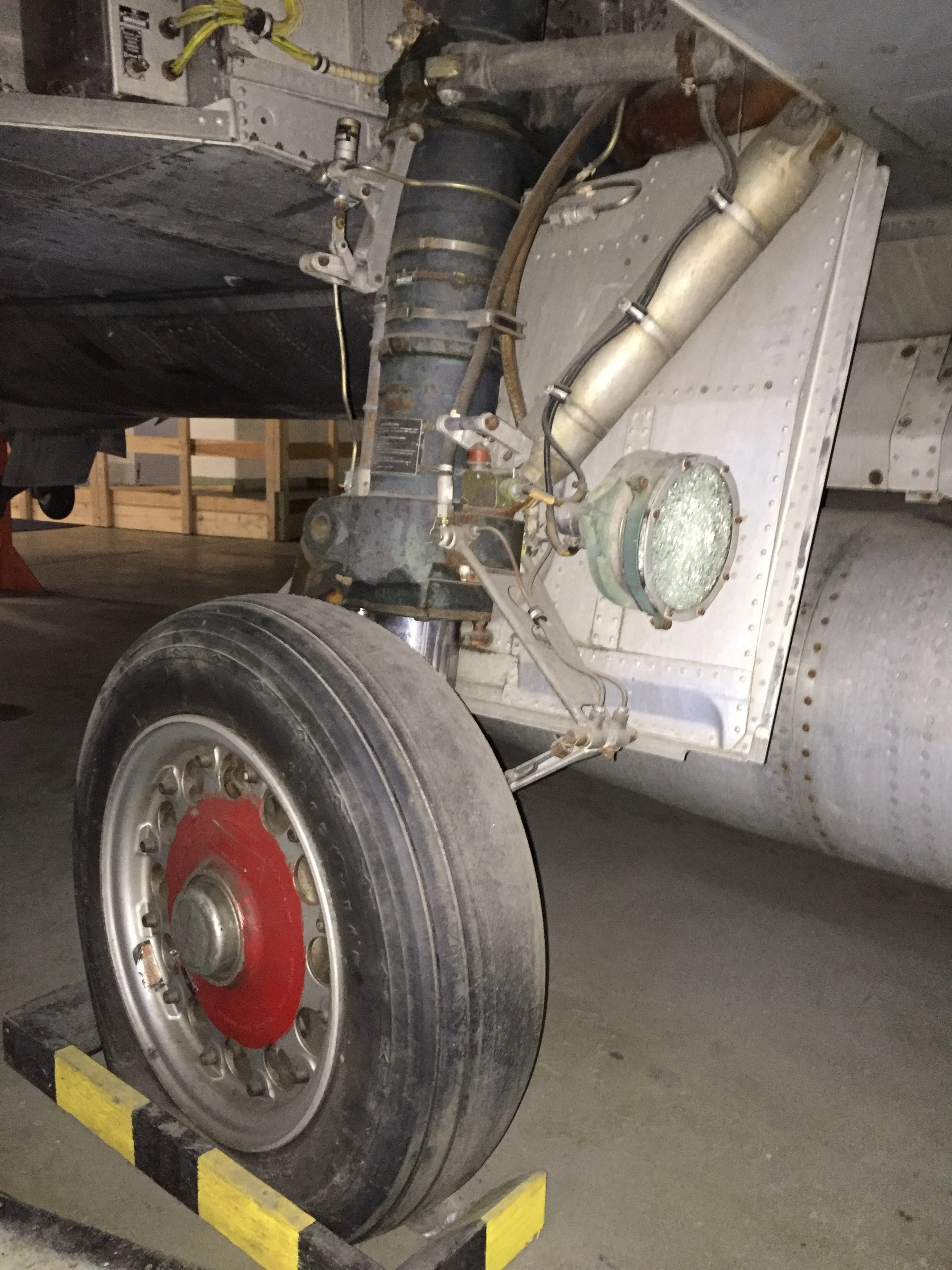 SAAB J35F Draken Main gear