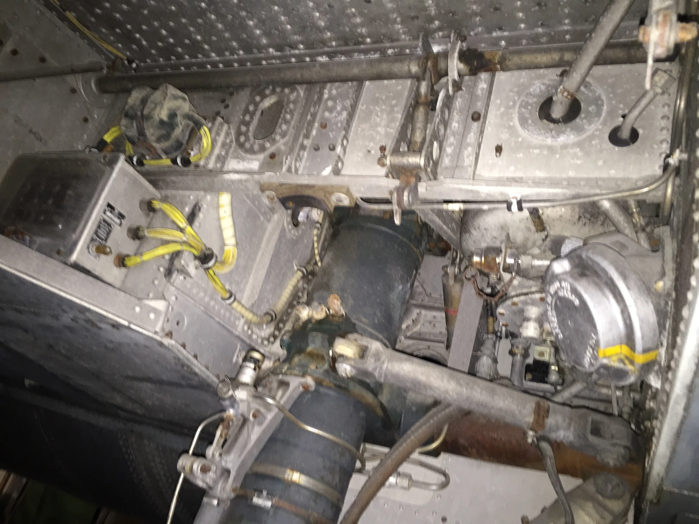 SAAB J35F Draken Main gear