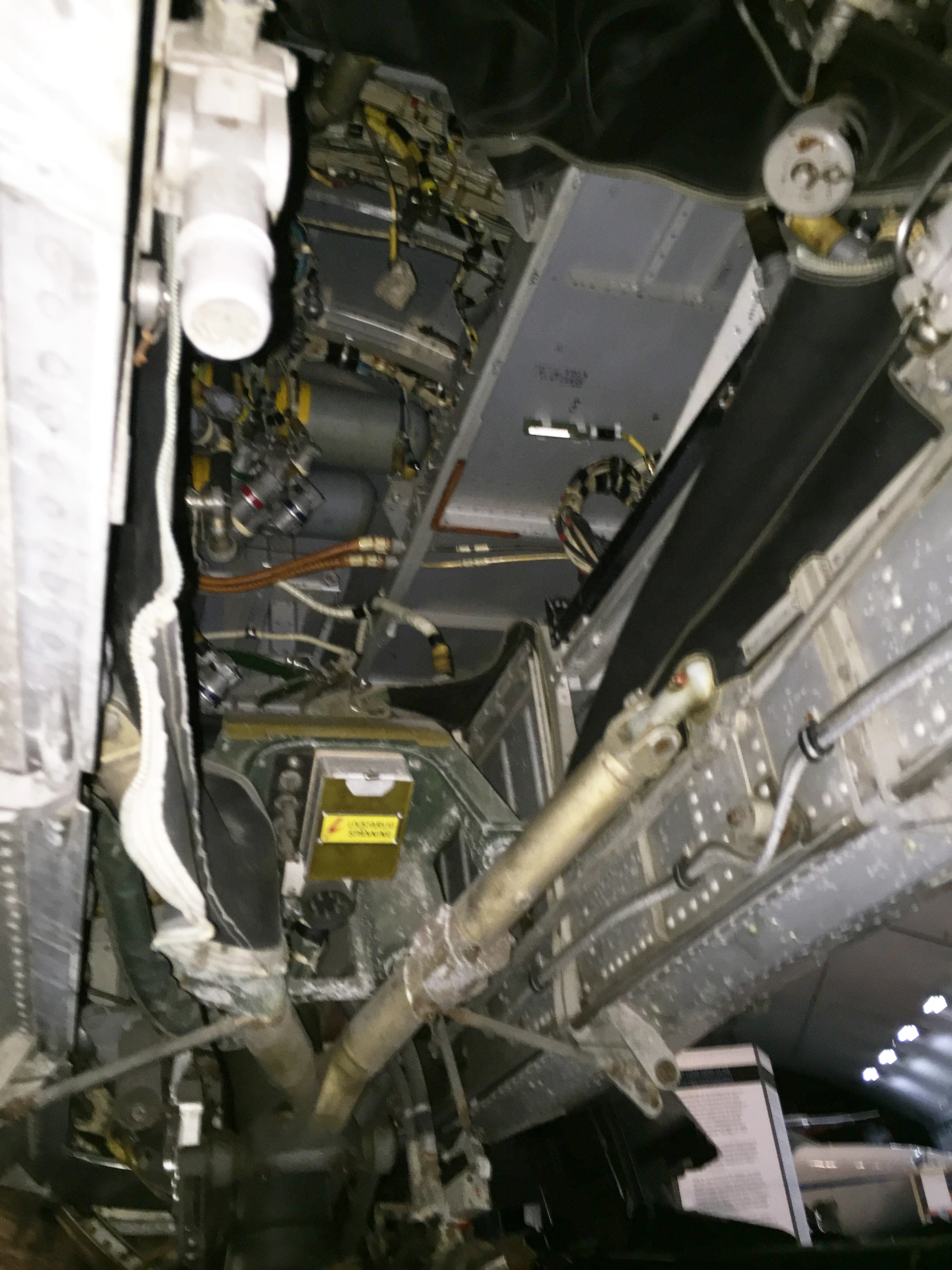 SAAB J35F Draken Nose gear