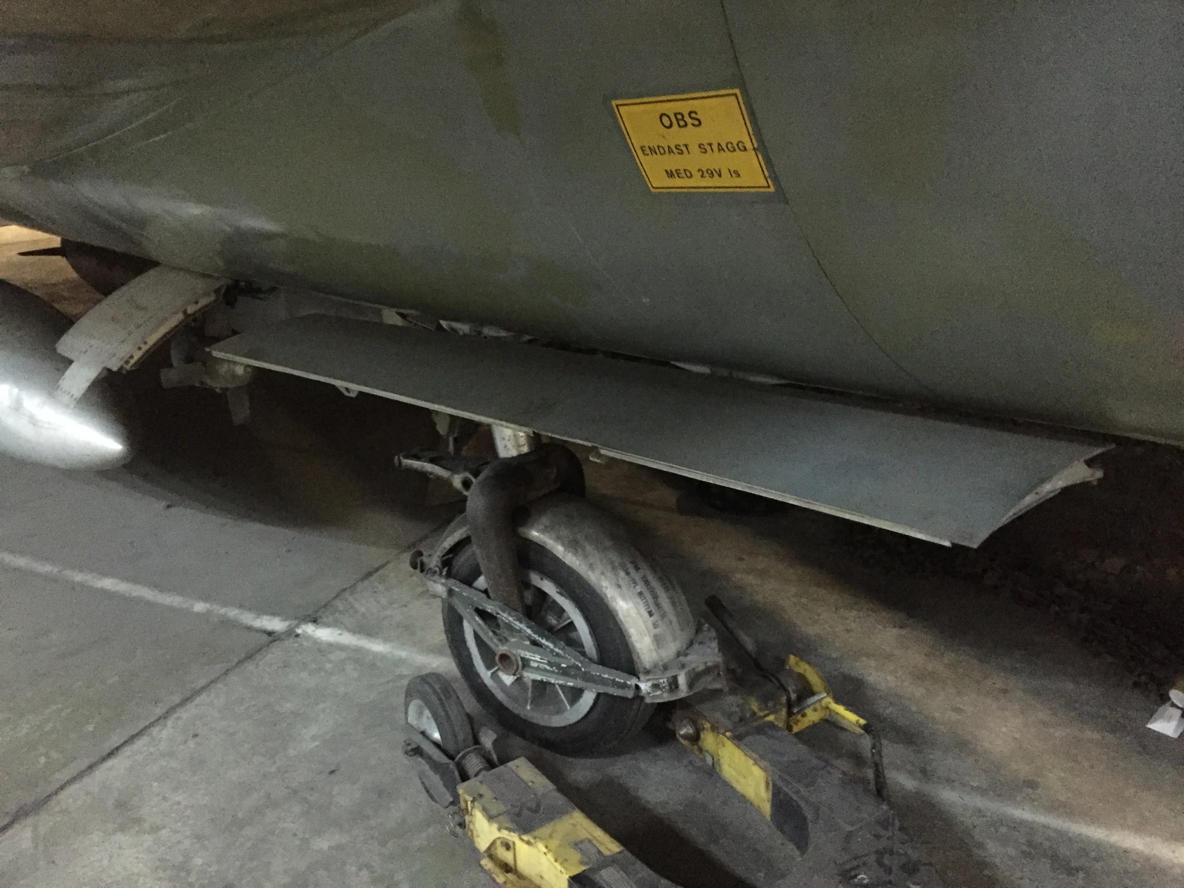 SAAB J35F Draken Nose gear