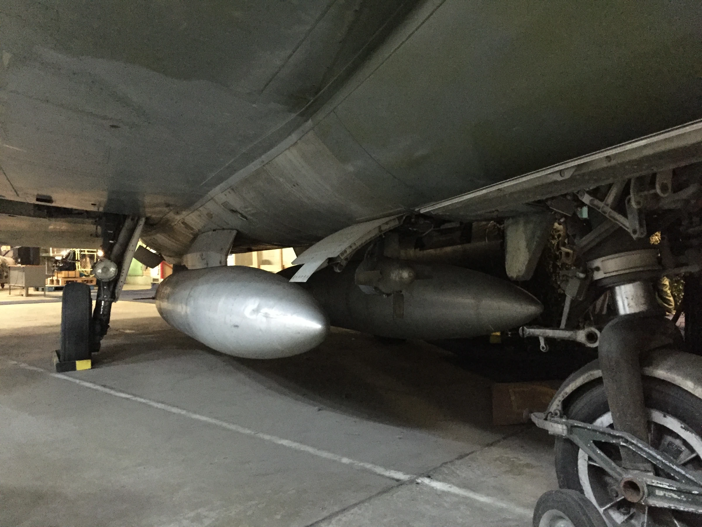 SAAB J35F Draken Nose gear