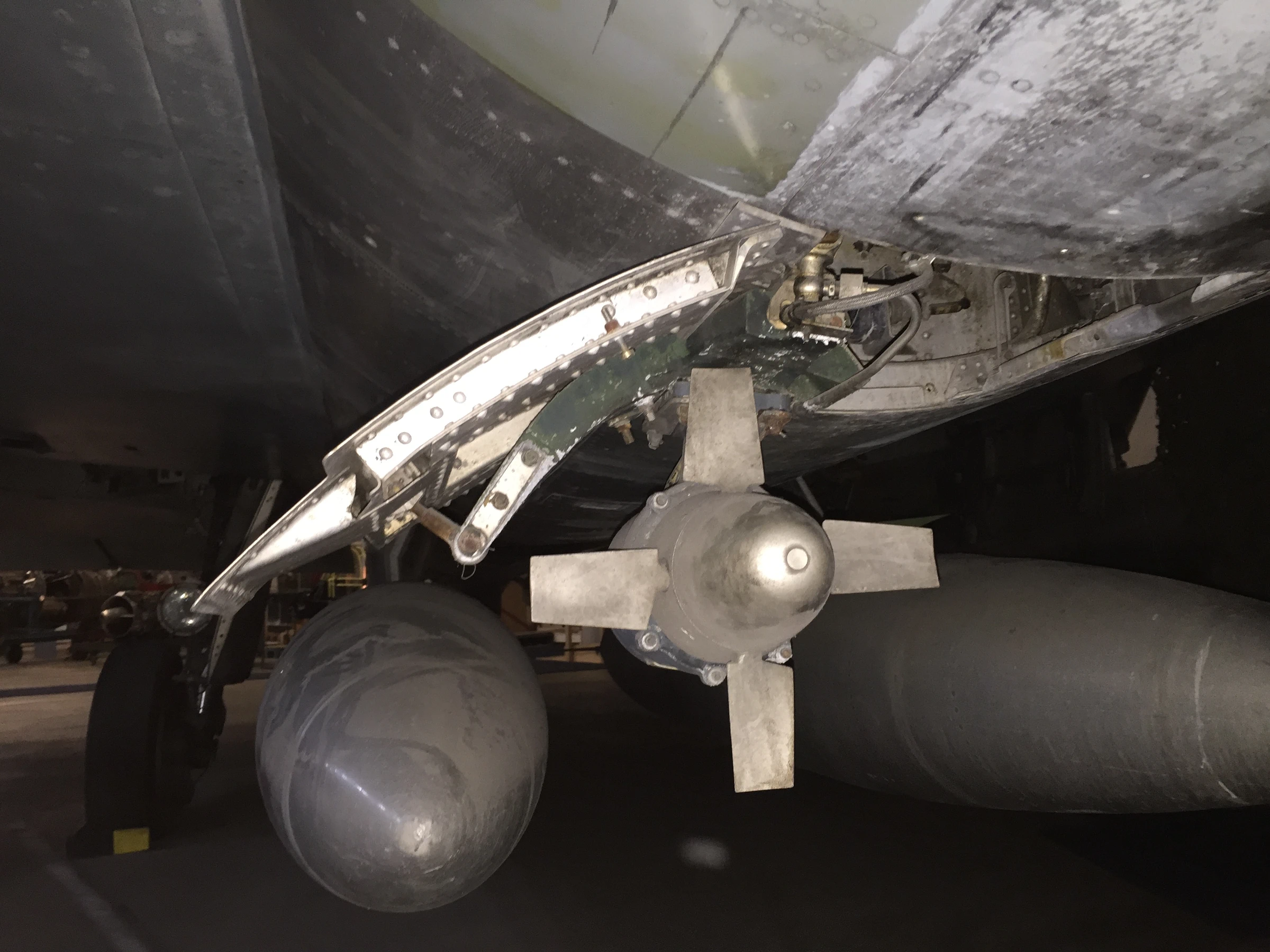 SAAB J35F Draken Nose gear