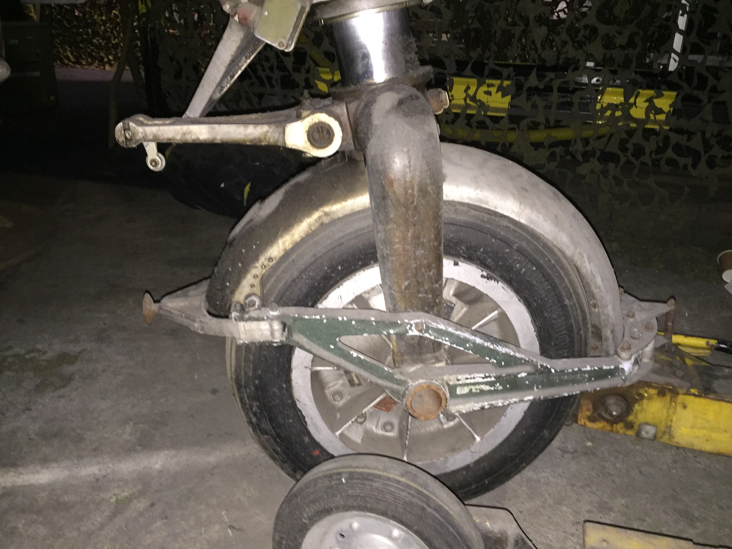 SAAB J35F Draken Nose gear