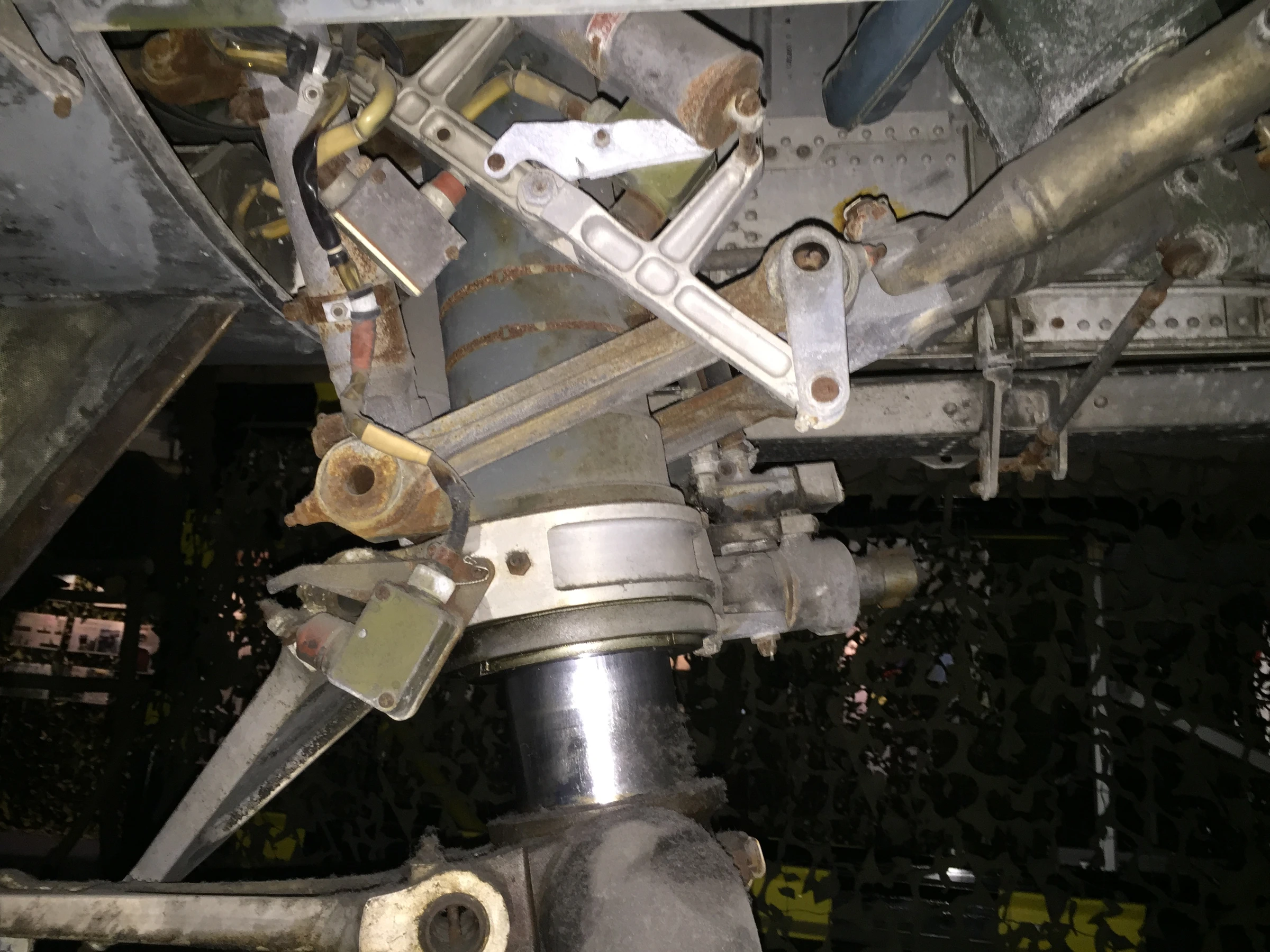 SAAB J35F Draken Nose gear