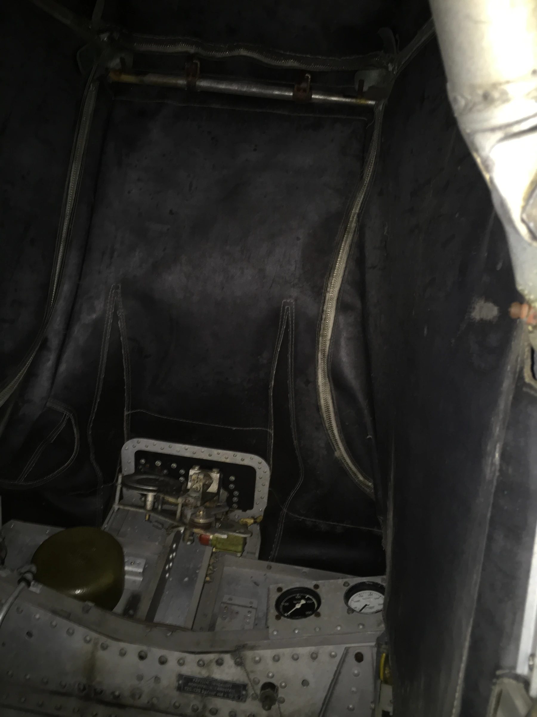 SAAB J35F Draken Nose gear