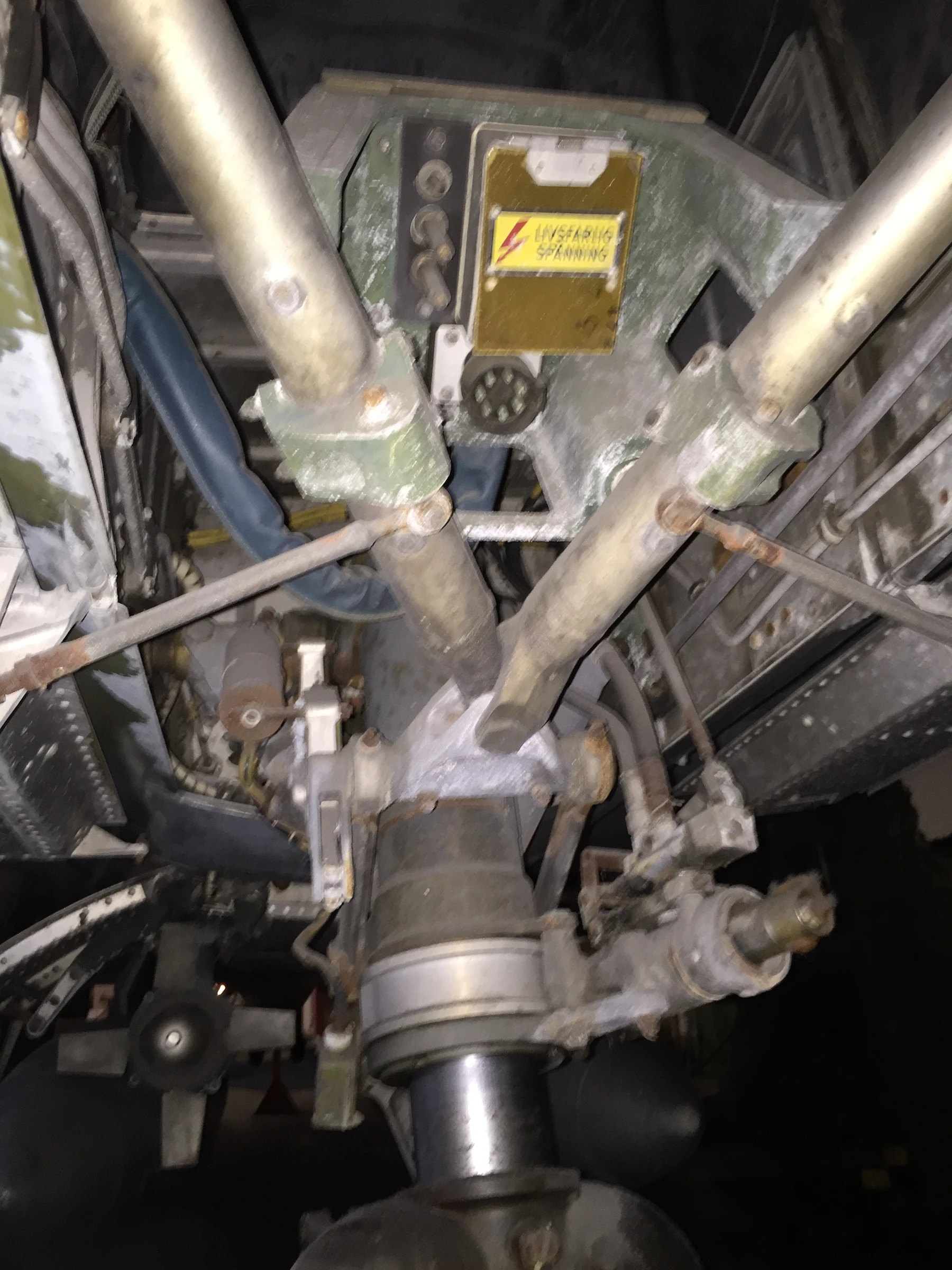 SAAB J35F Draken Nose gear