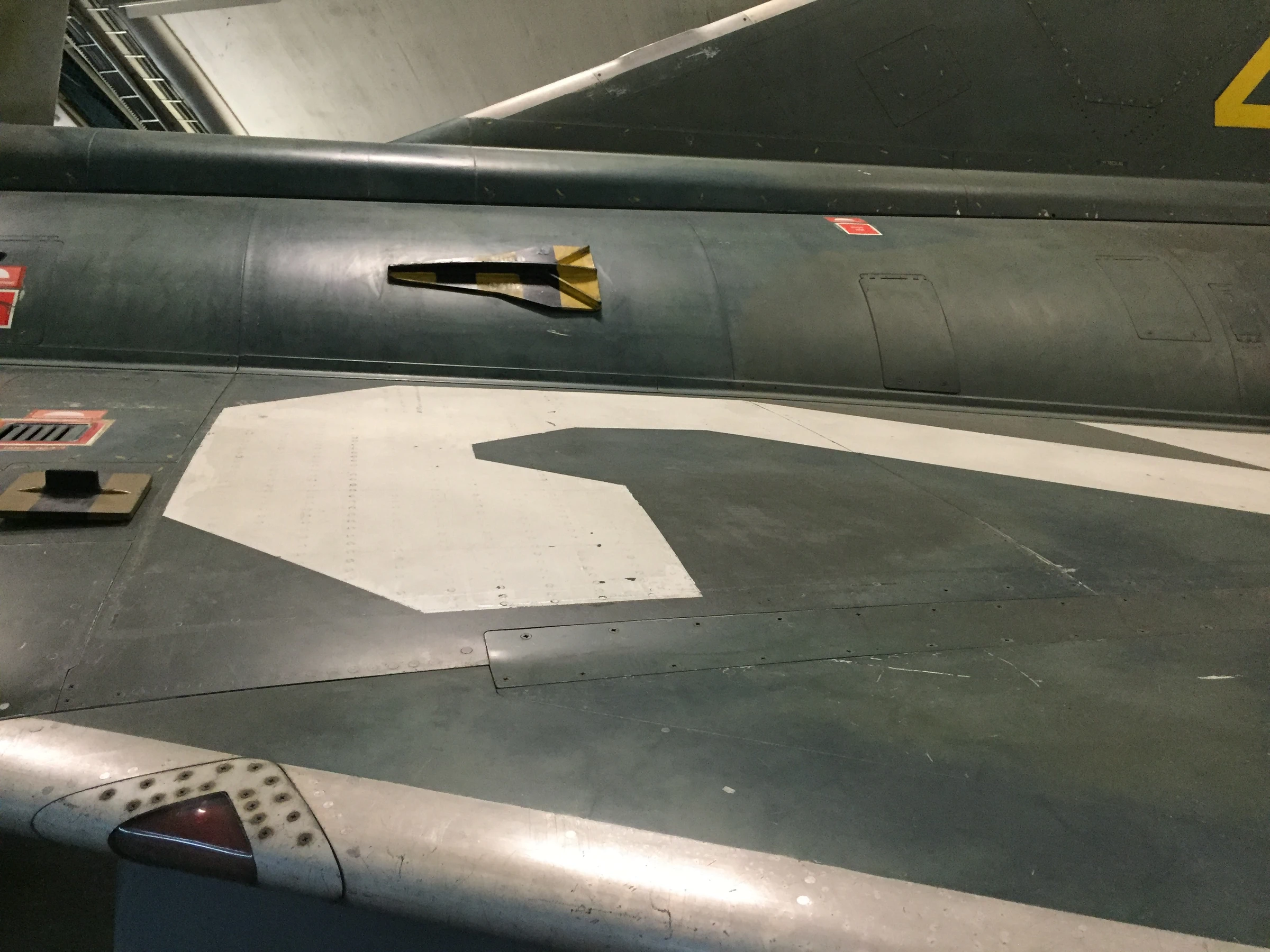 SAAB J35F Draken Wing