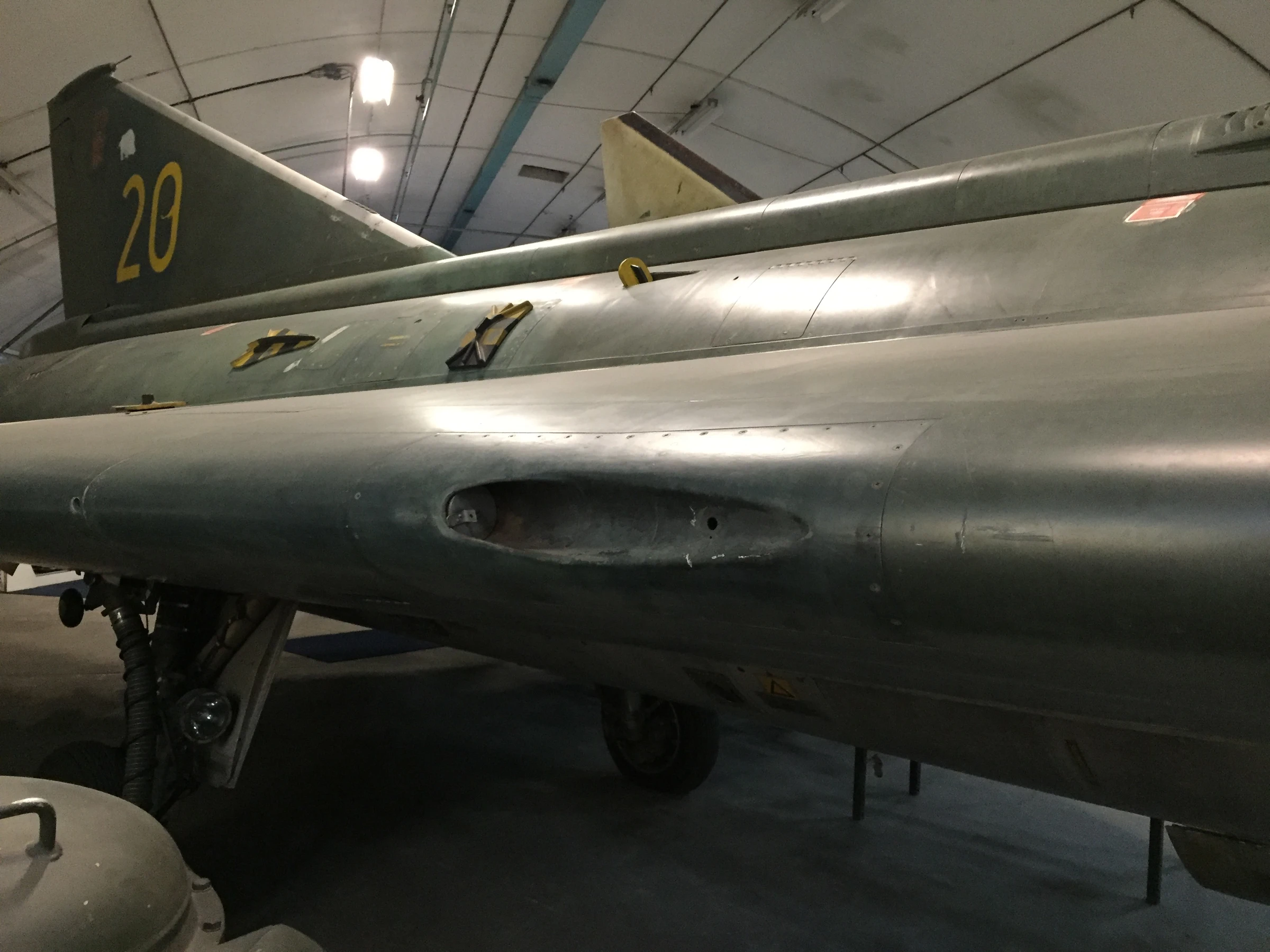 SAAB J35F Draken Wing