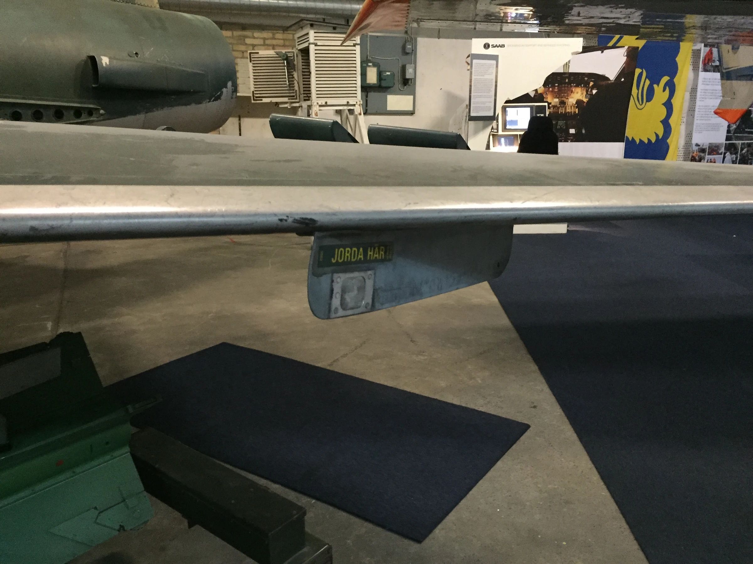 SAAB J35F Draken Wing