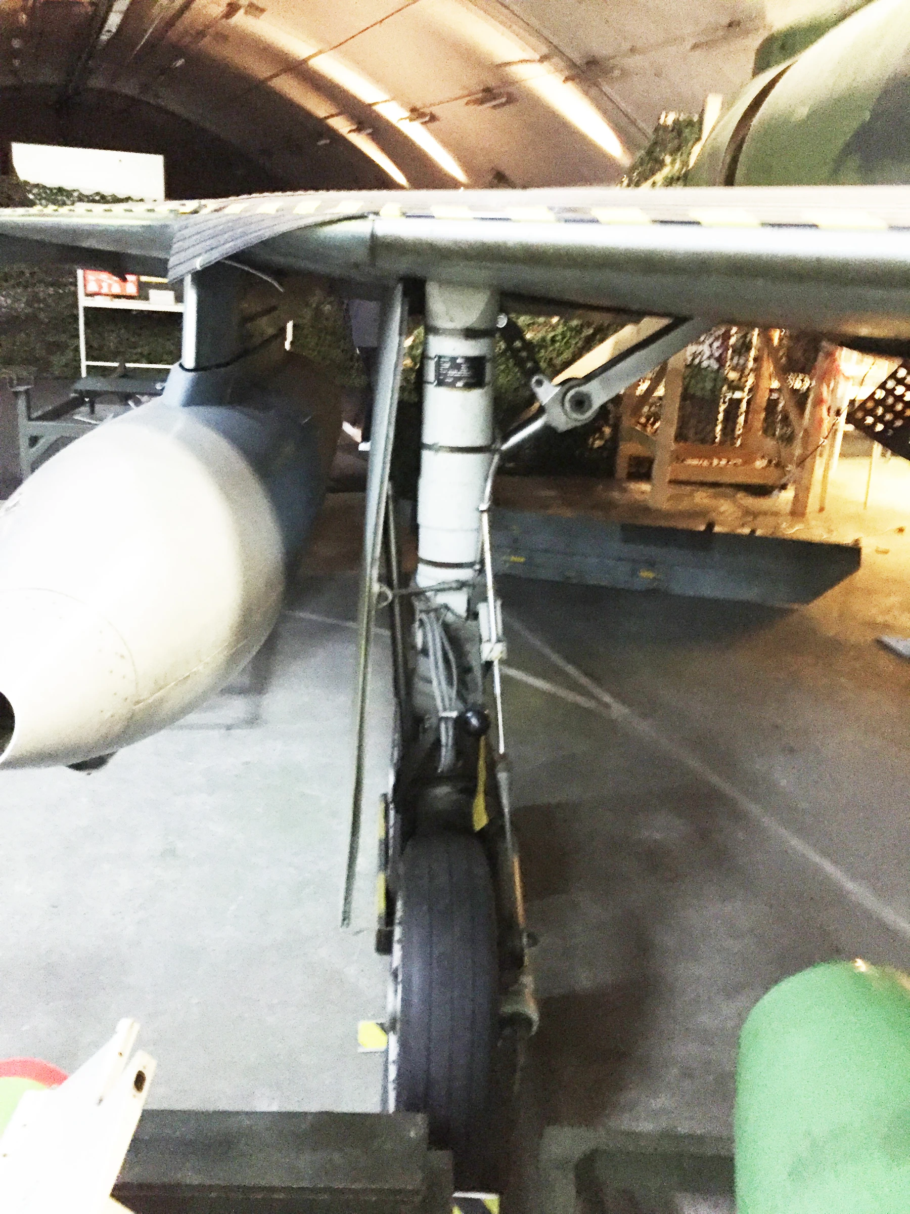 SAAB JA37 Viggen Main gear
