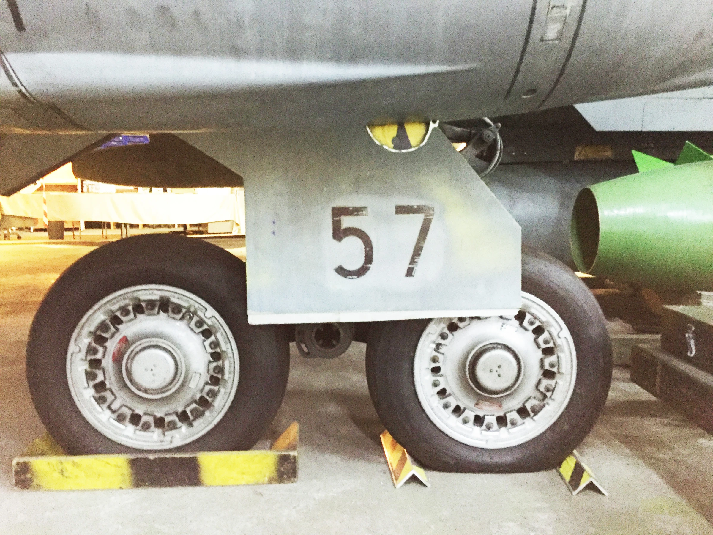 SAAB JA37 Viggen Main gear