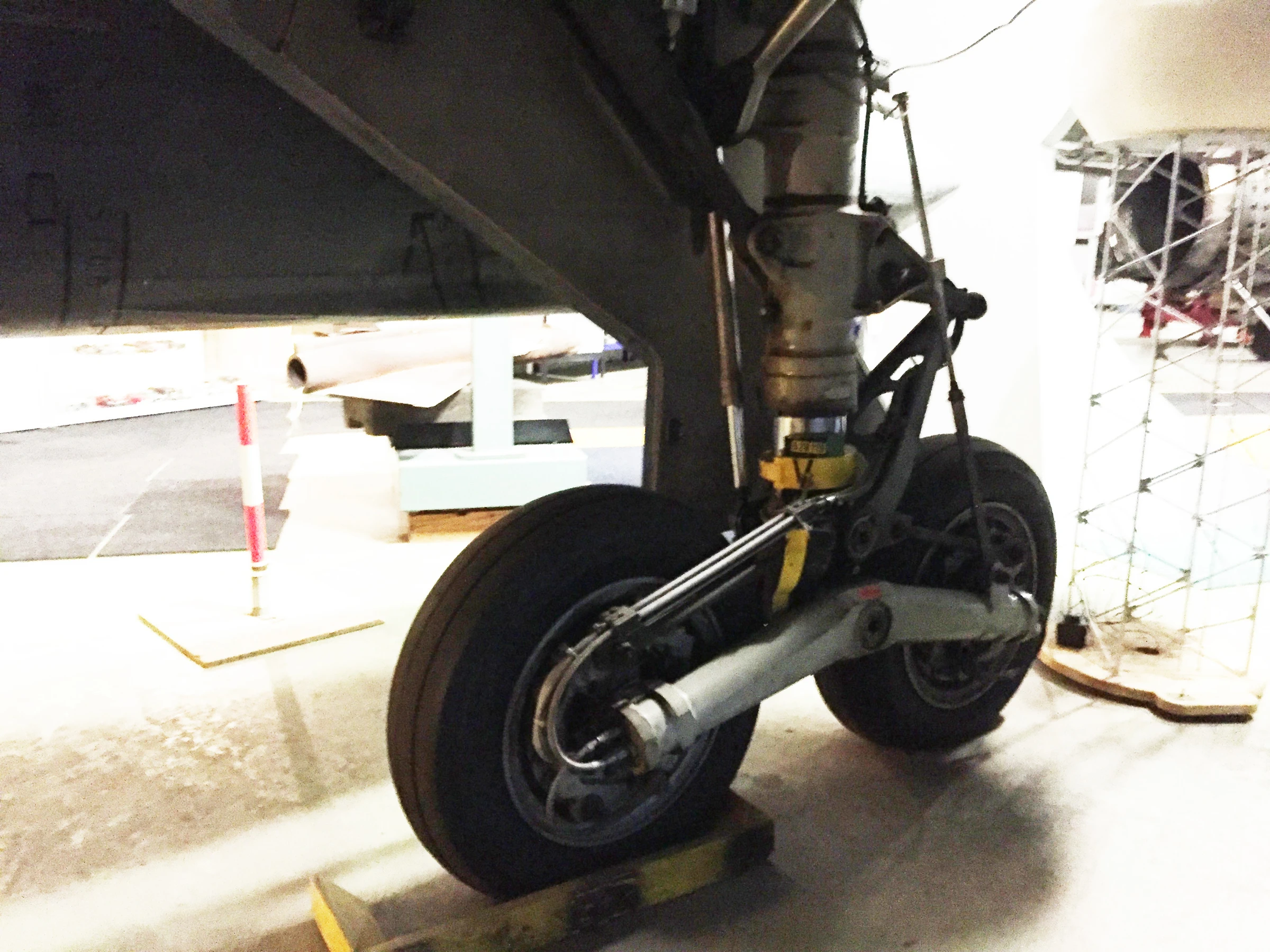 SAAB JA37 Viggen Main gear