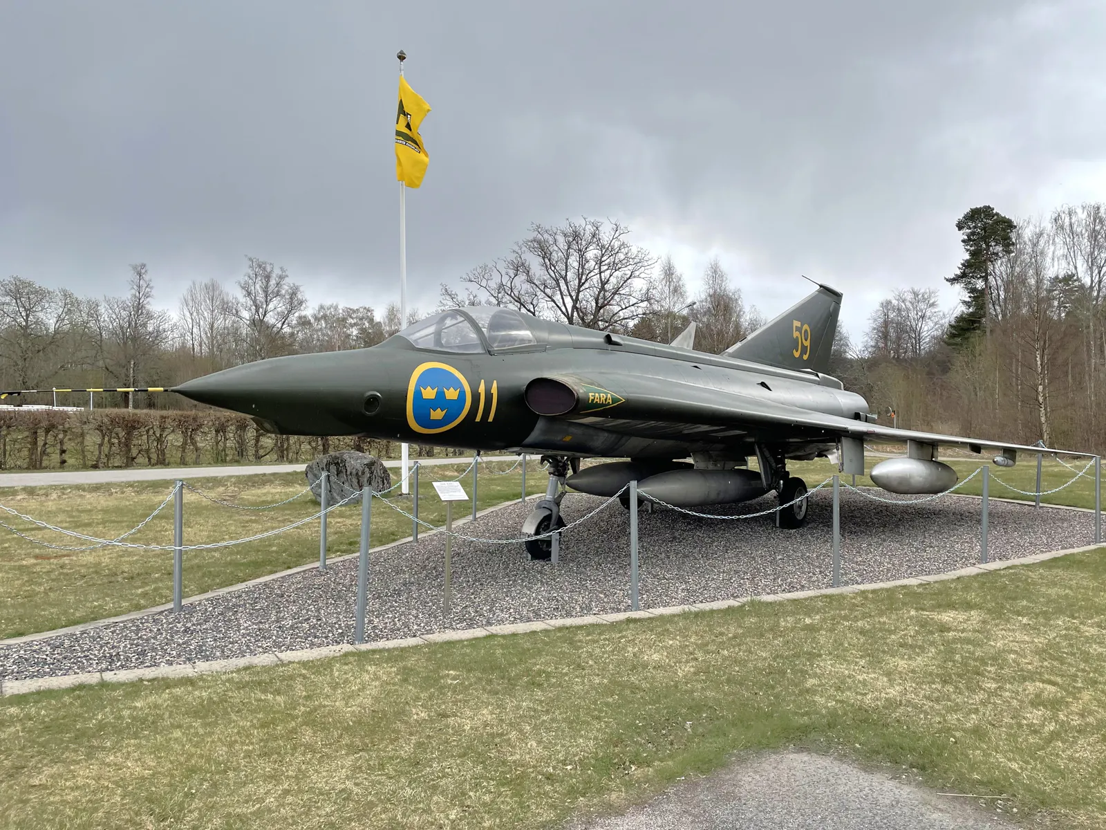 SAAB S35 Draken Front