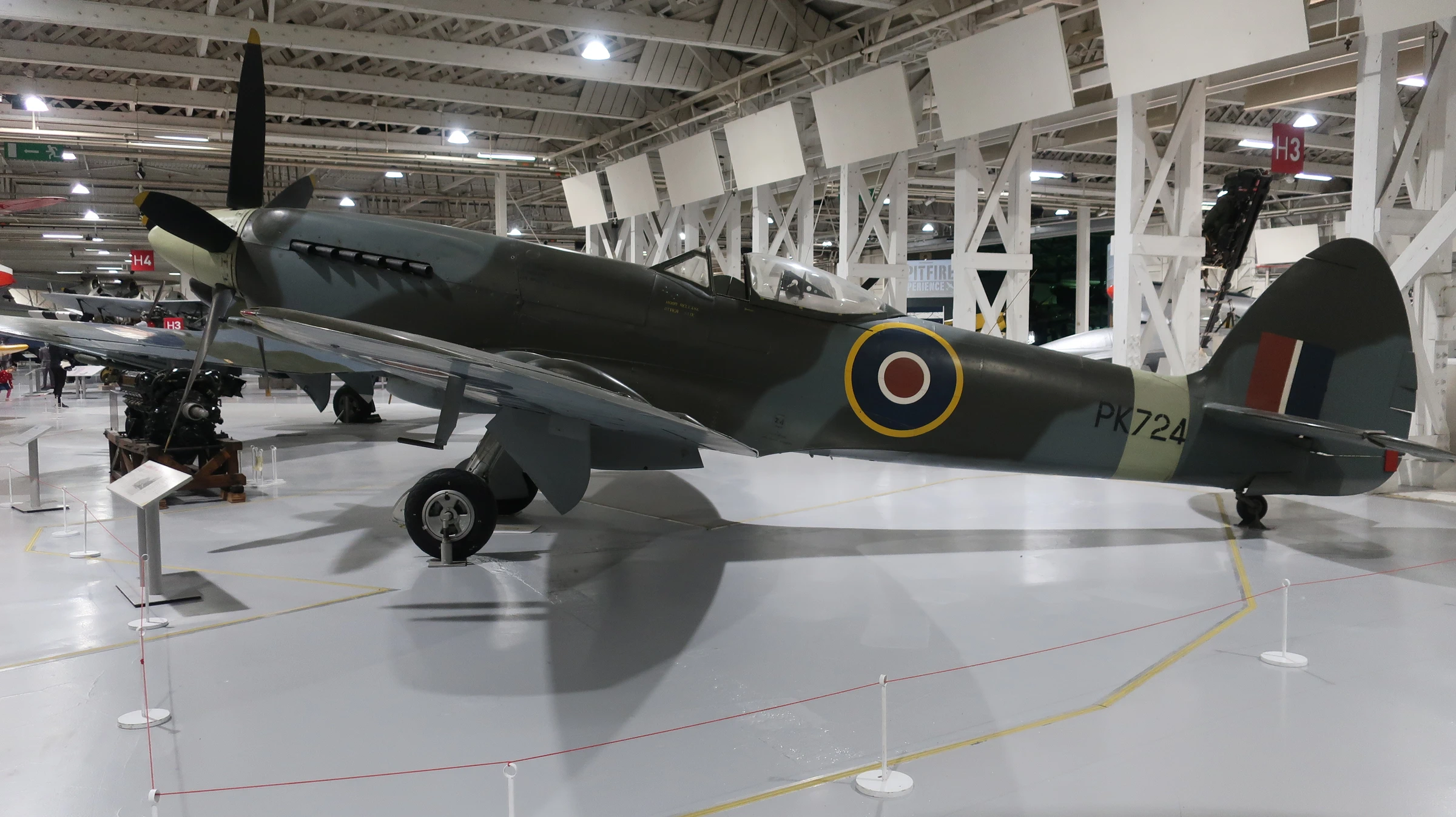 Supermarine Spitfire F.24