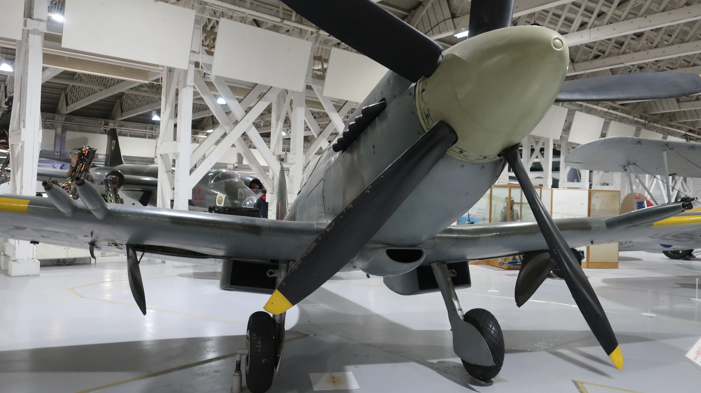 Supermarine Spitfire F.24