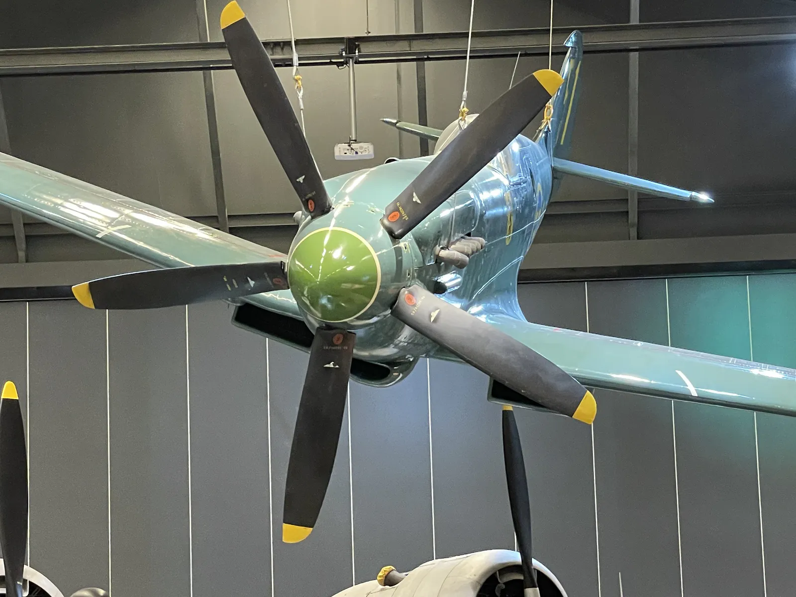 Supermarine Spitfire PR Mk XIX (S 31) Front