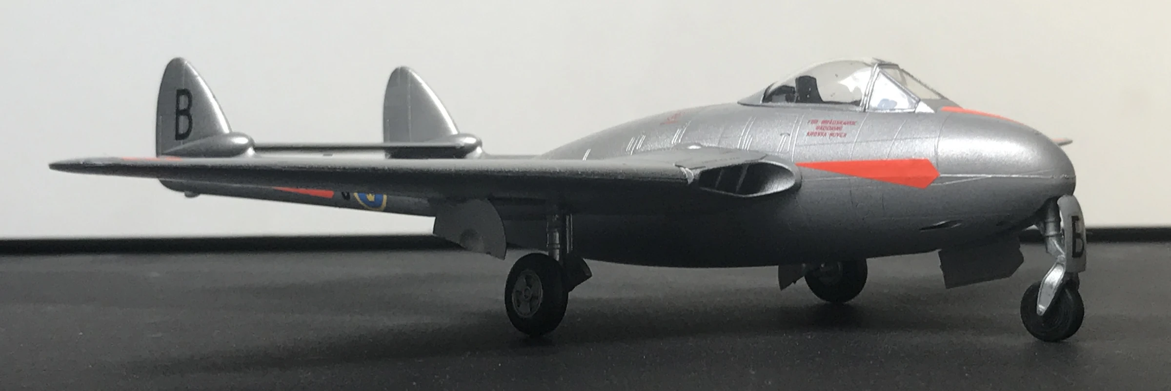 De Havilland Vampire FB.50 (J 28)